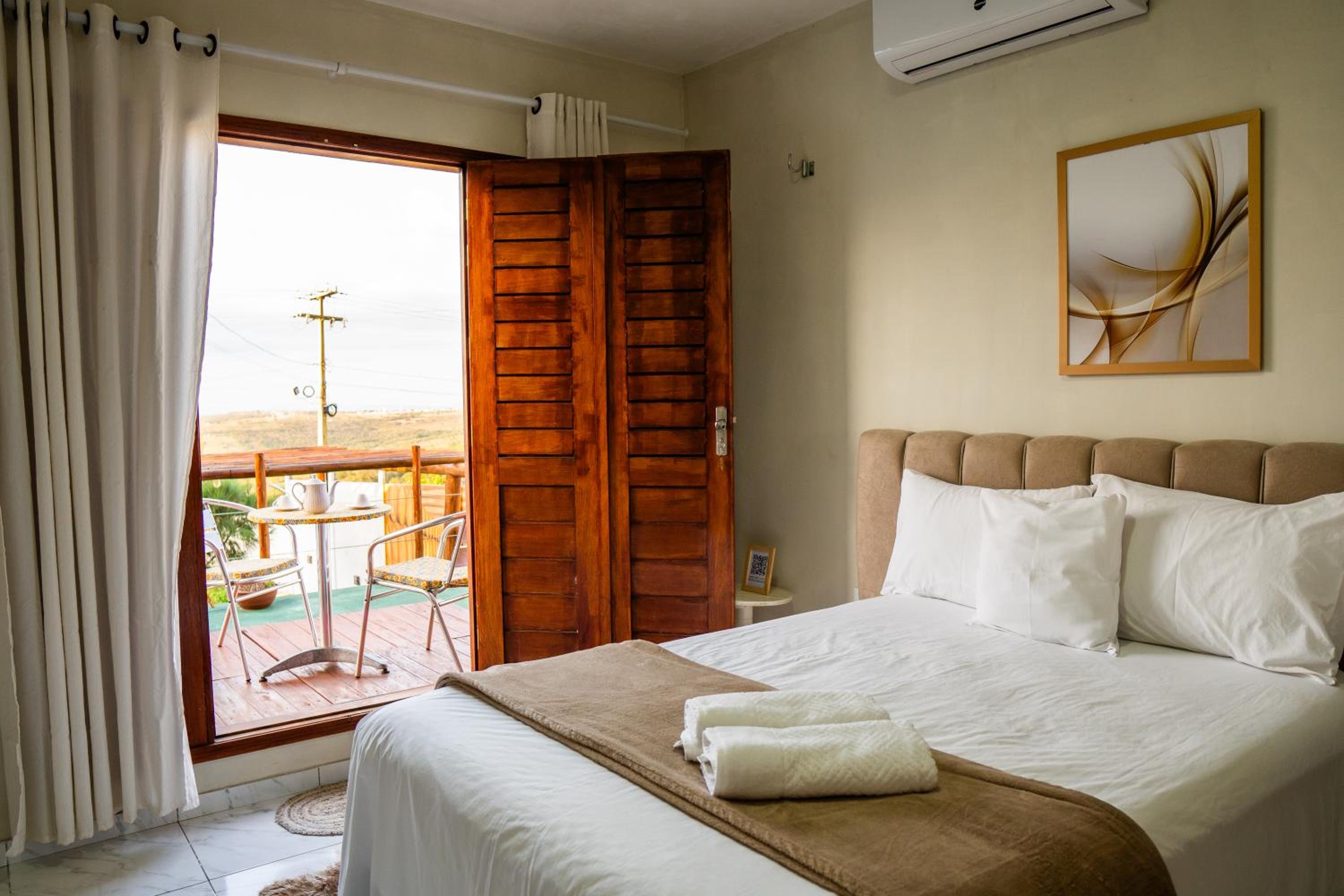 Suite - Photo 1