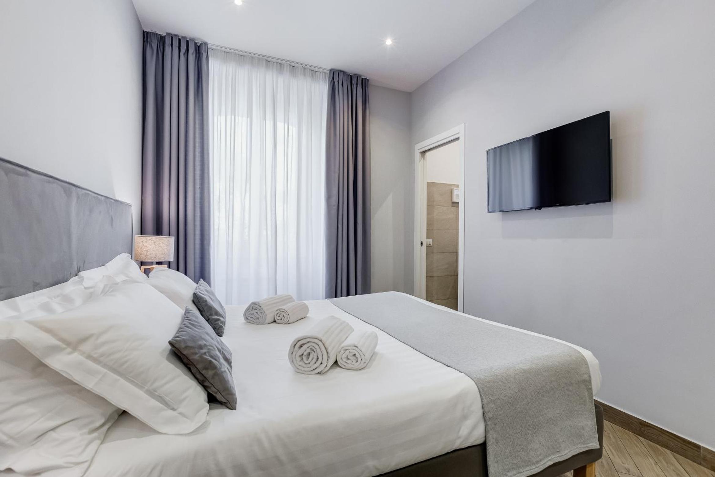 Deluxe Double or Twin Room photo 2