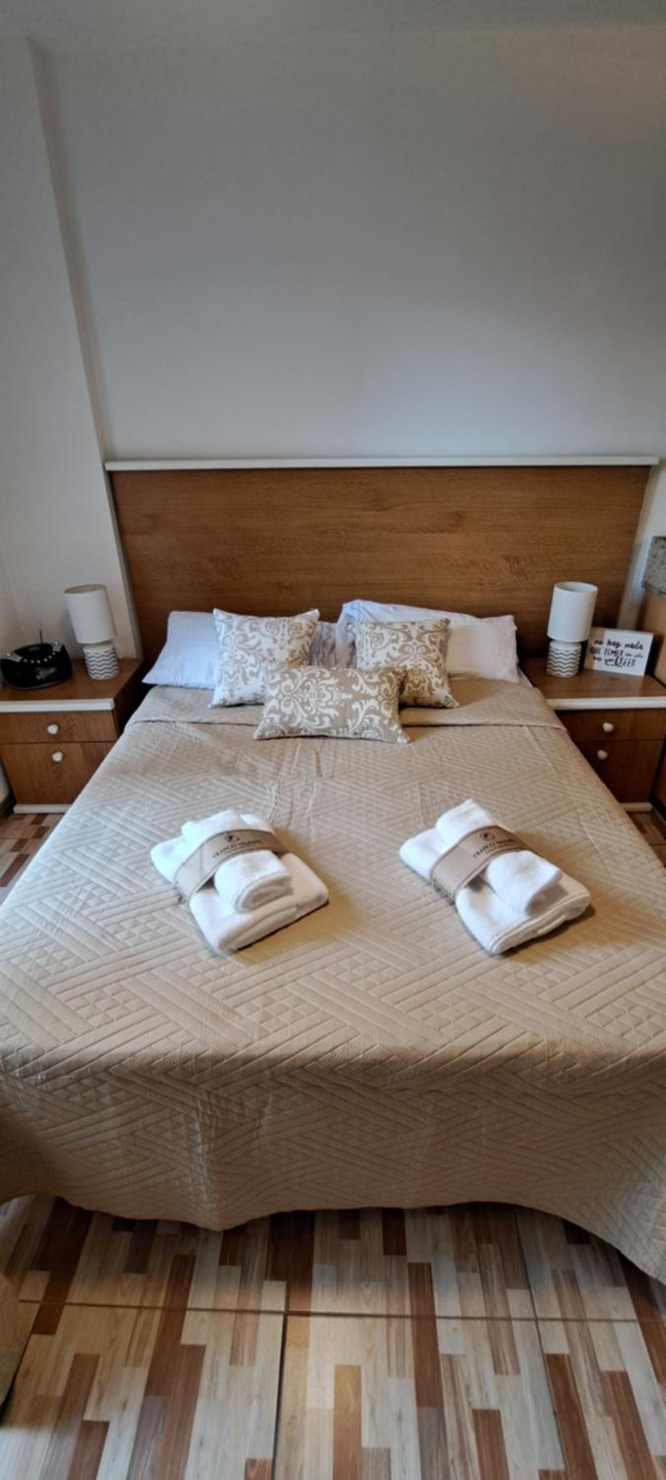 One-Bedroom Apartment photo 2