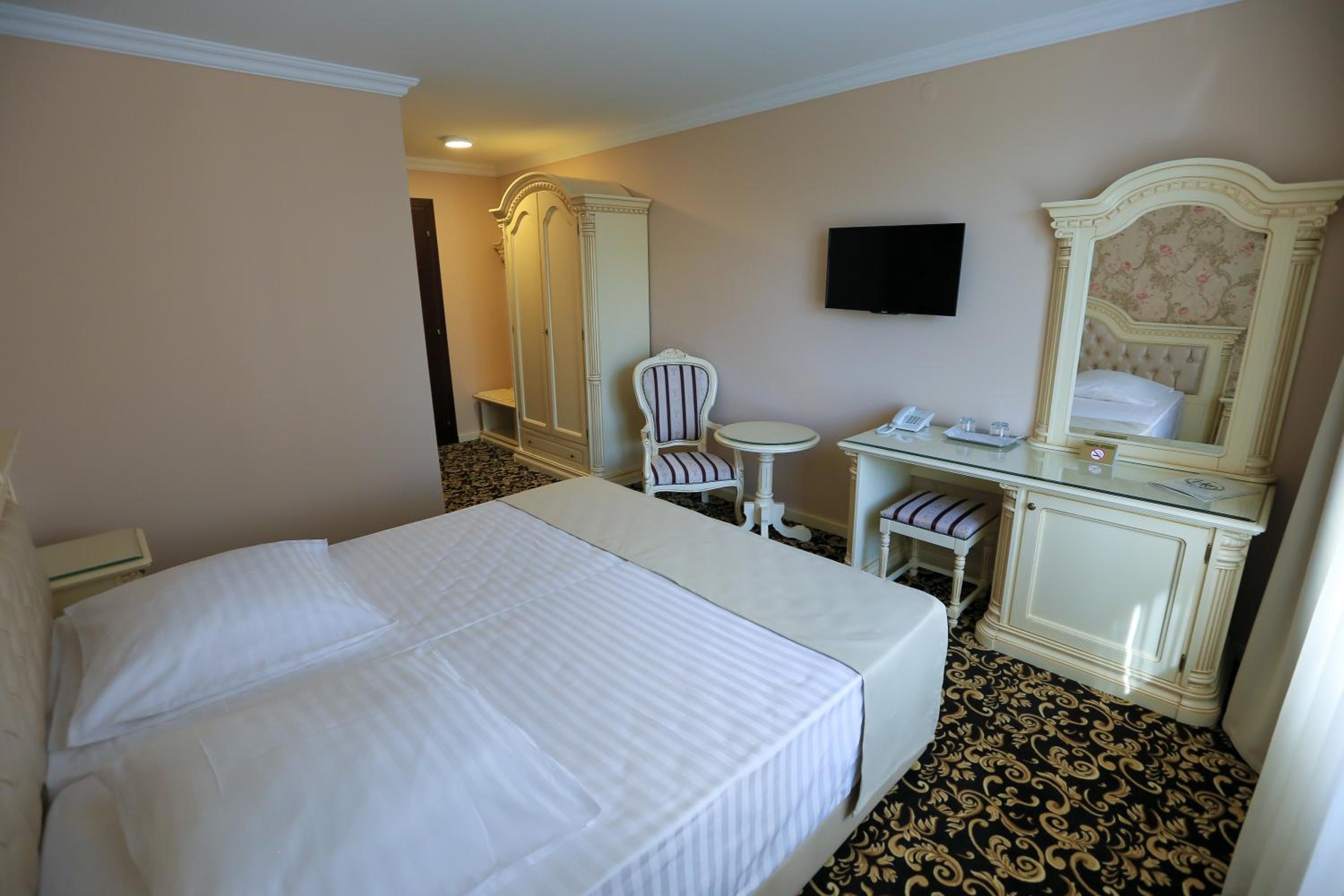 Deluxe Double or Twin Room - Photo 1