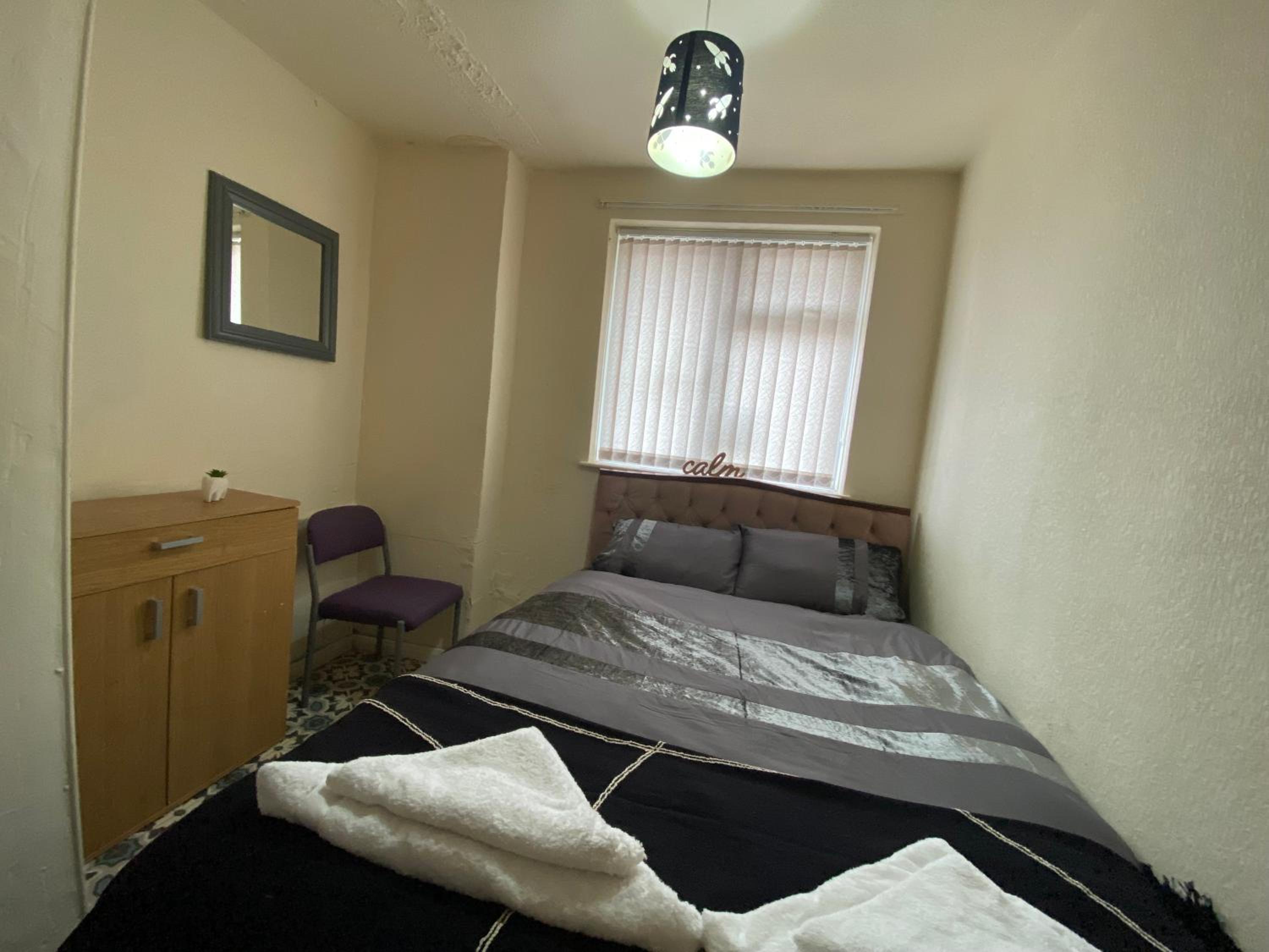 Standard Double Room With Shared Bathroom