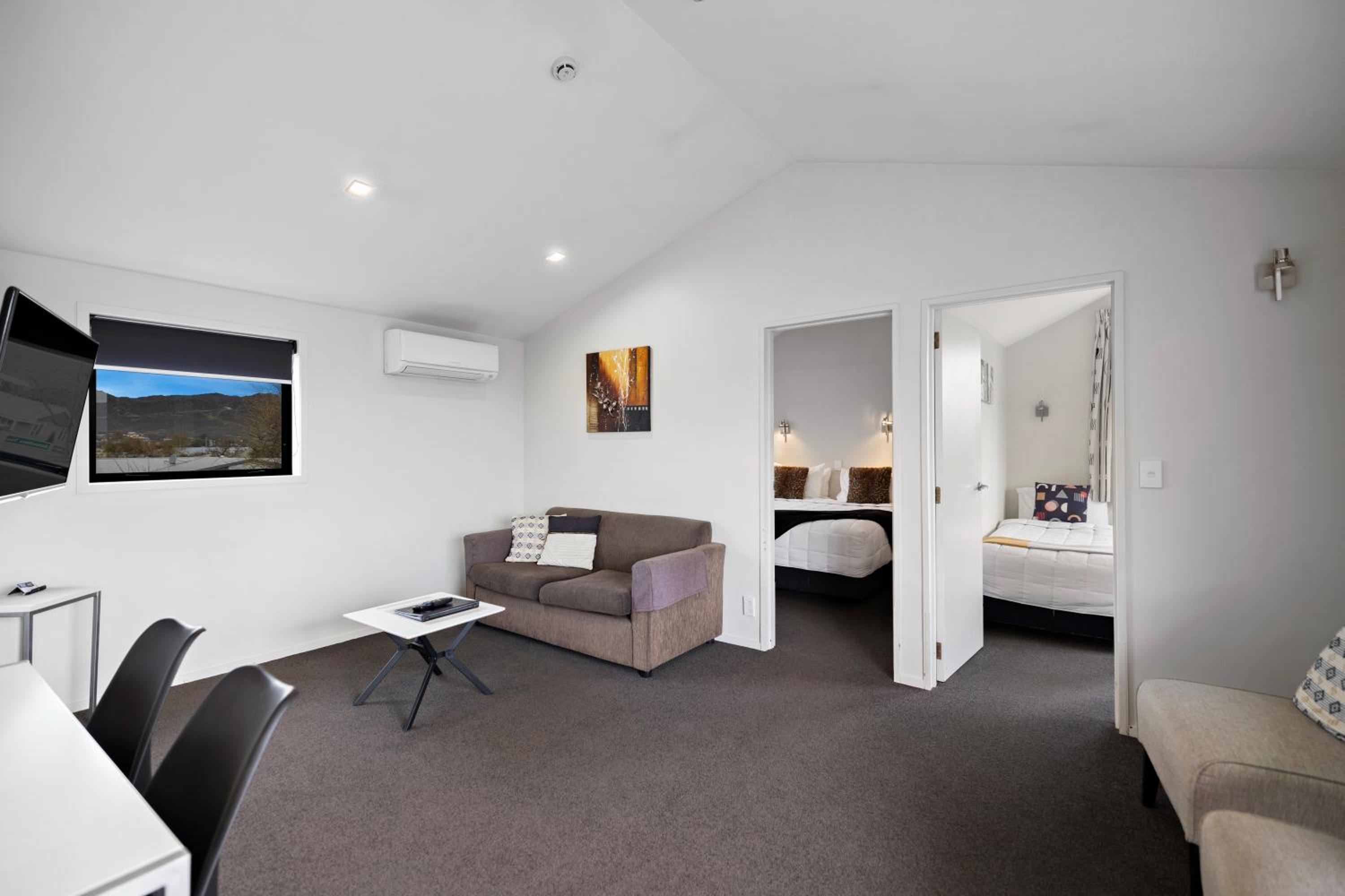 Two-Bedroom Apartment with Spa Bath photo 3