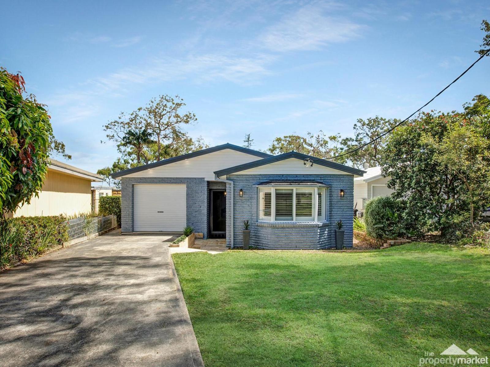 Four-Bedroom House photo 2