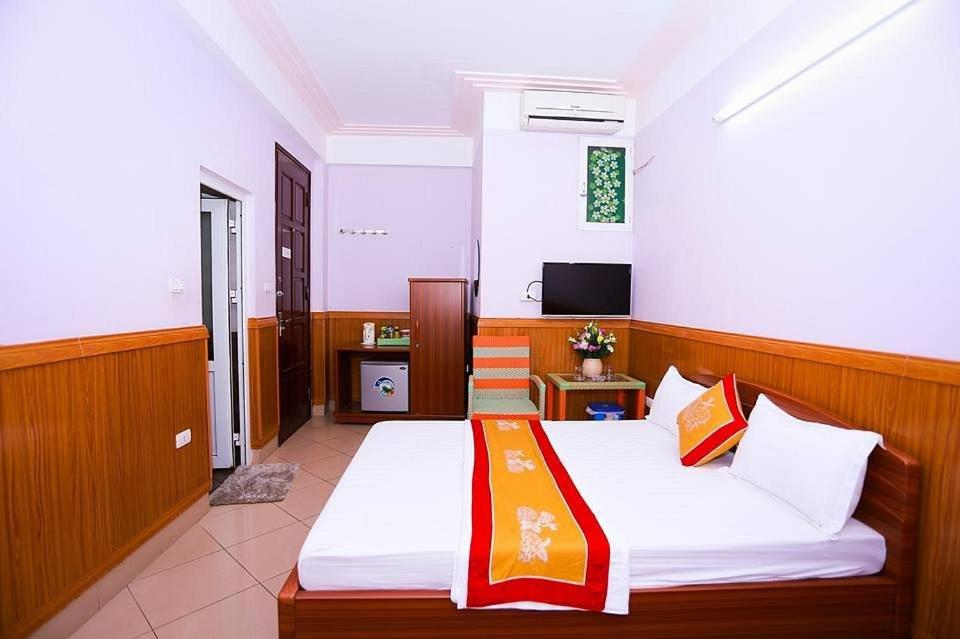 Standard Queen Room