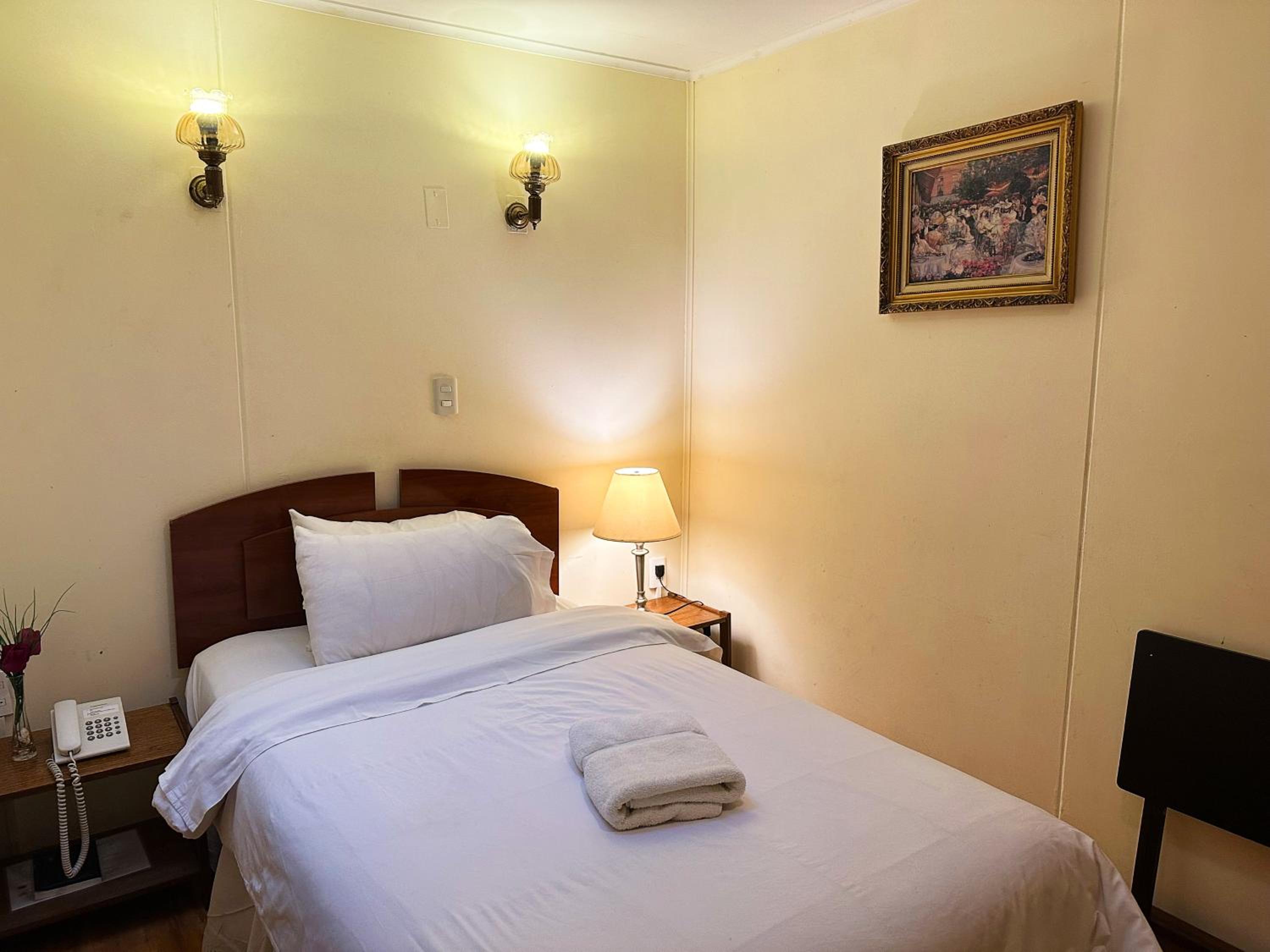 Single Room photo 3
