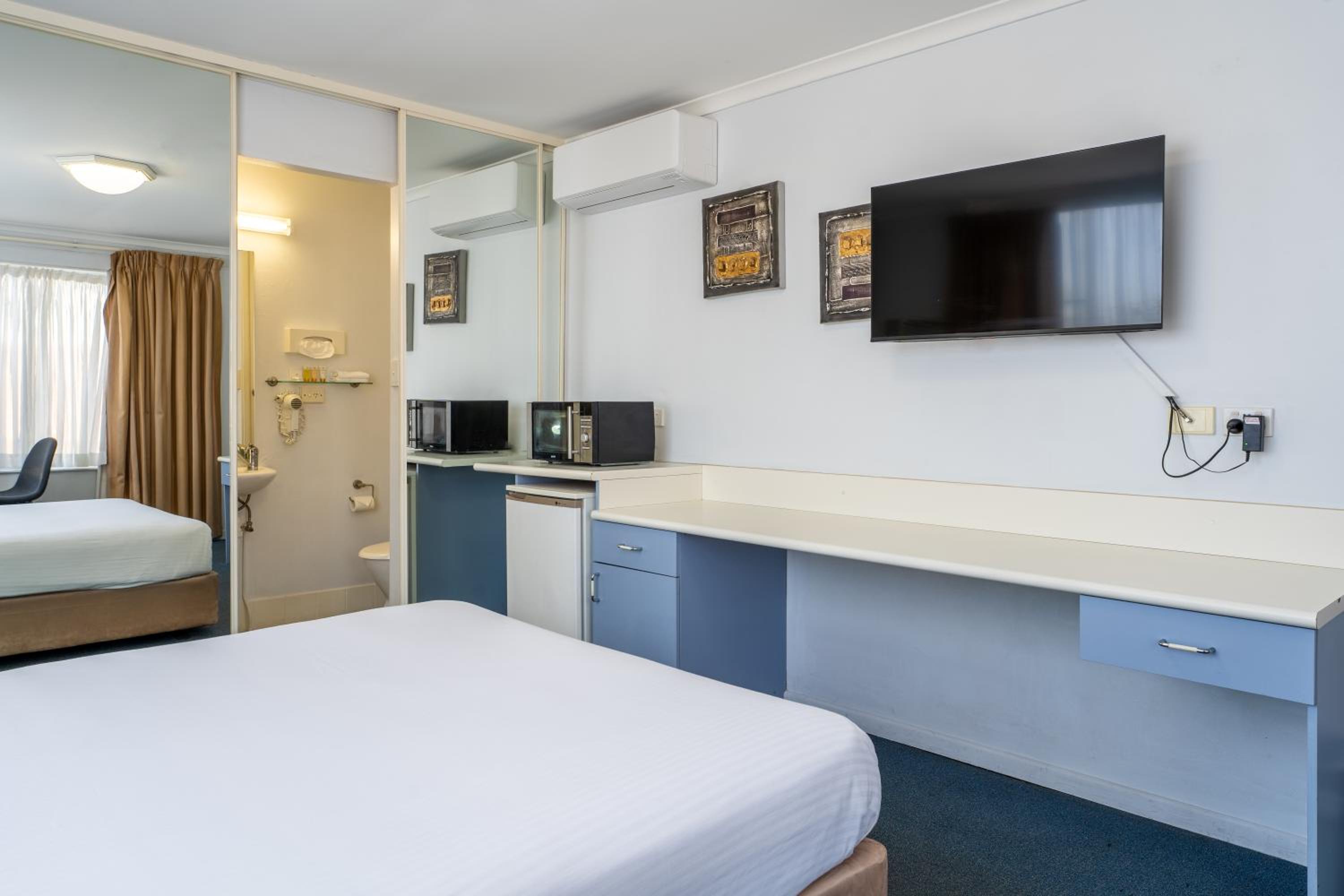 Budget Double Room photo 1