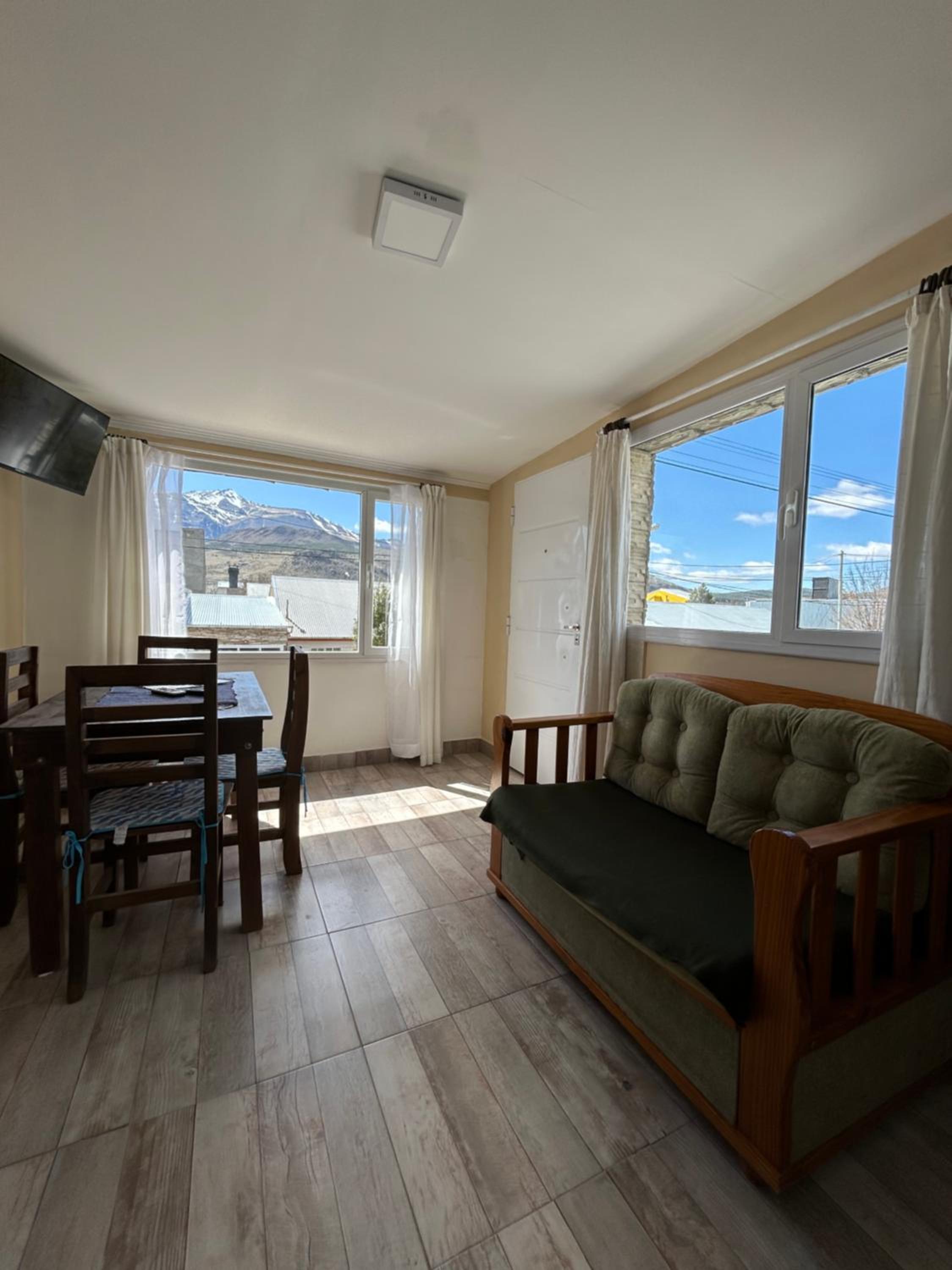 Apartment With Mountain View photo 1