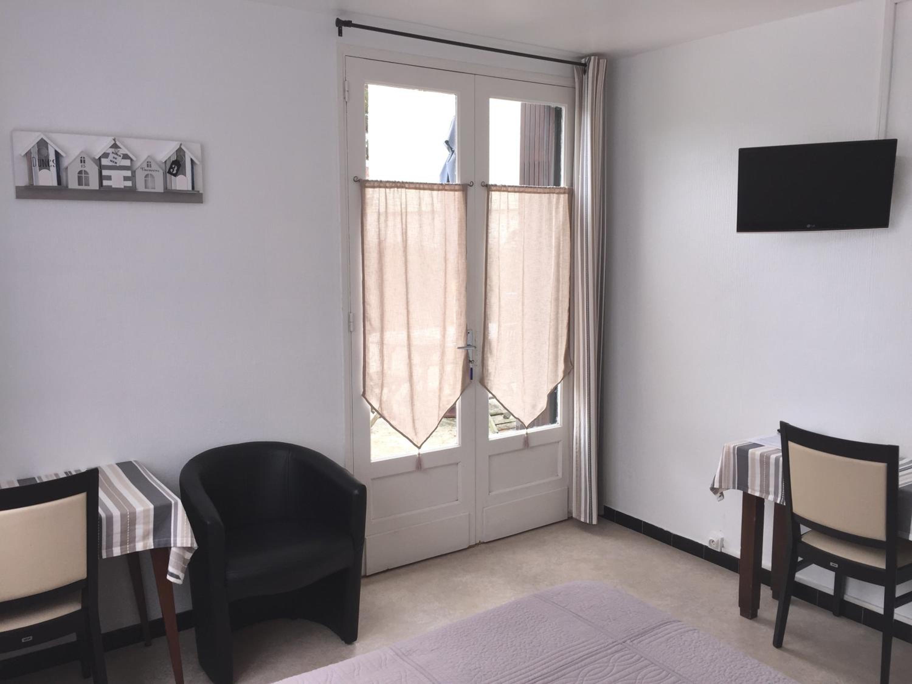 Double Room - Photo 6