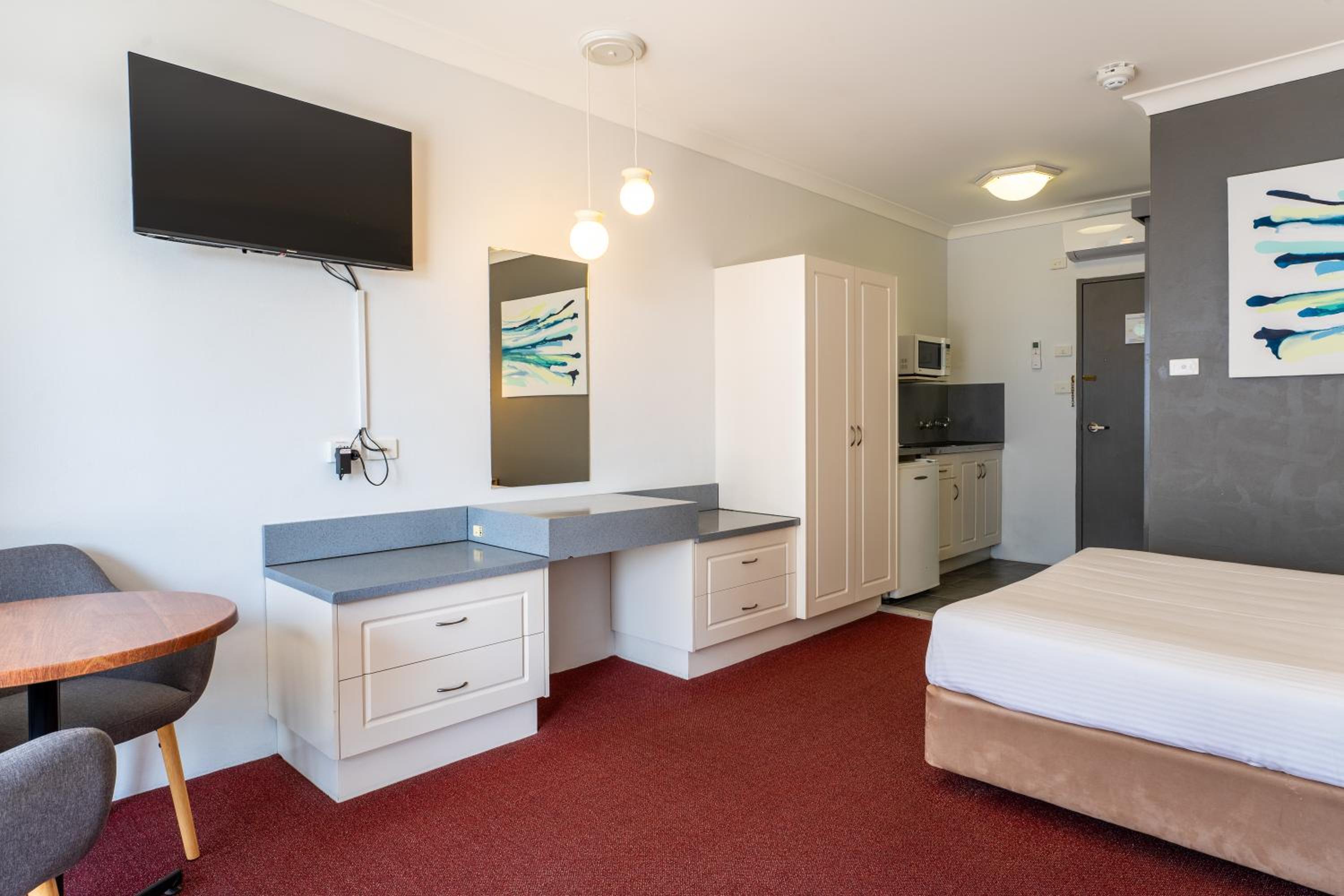 Deluxe Balcony Room (2 Night Special) photo 3