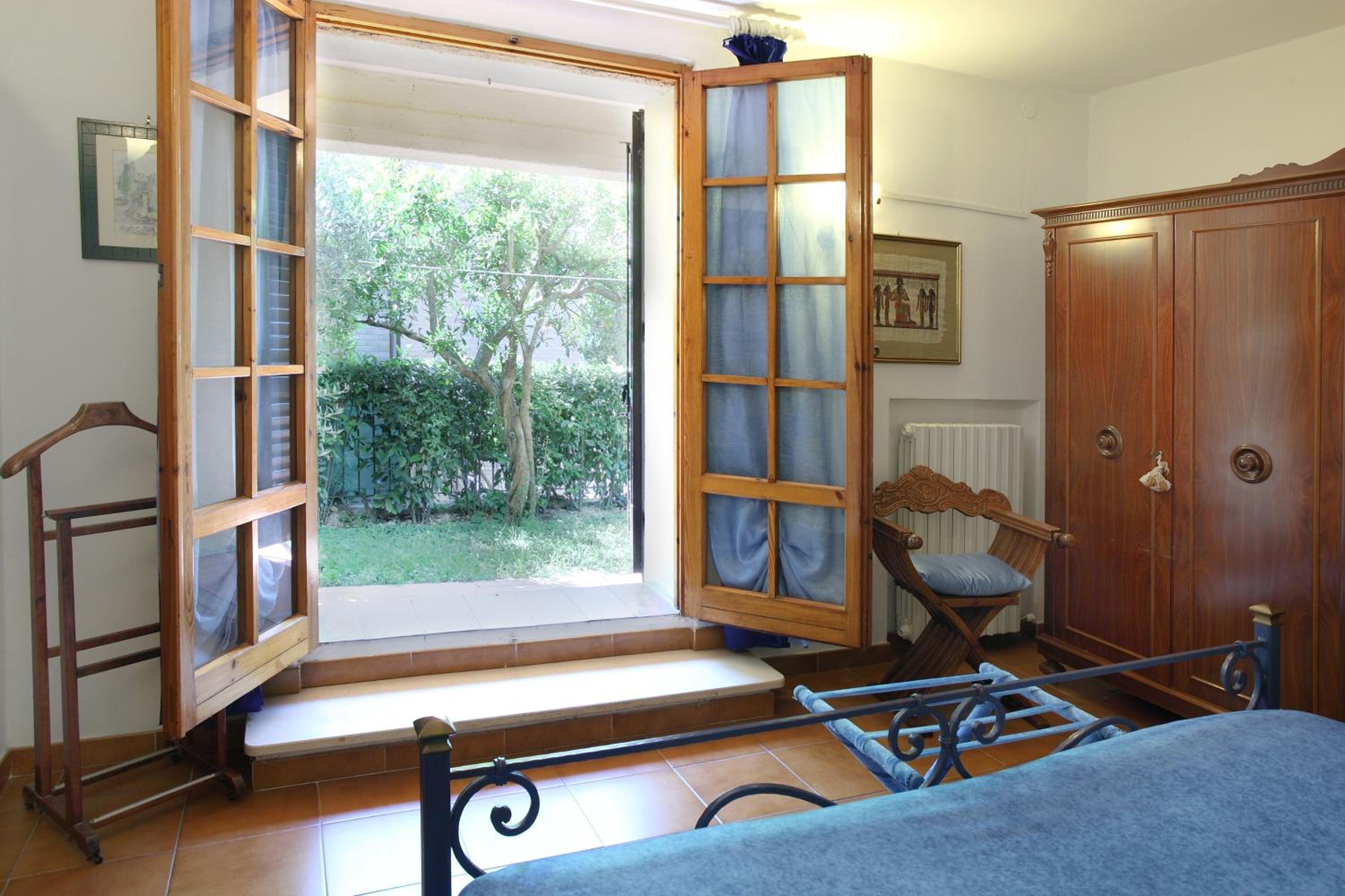 Apartment with Garden View