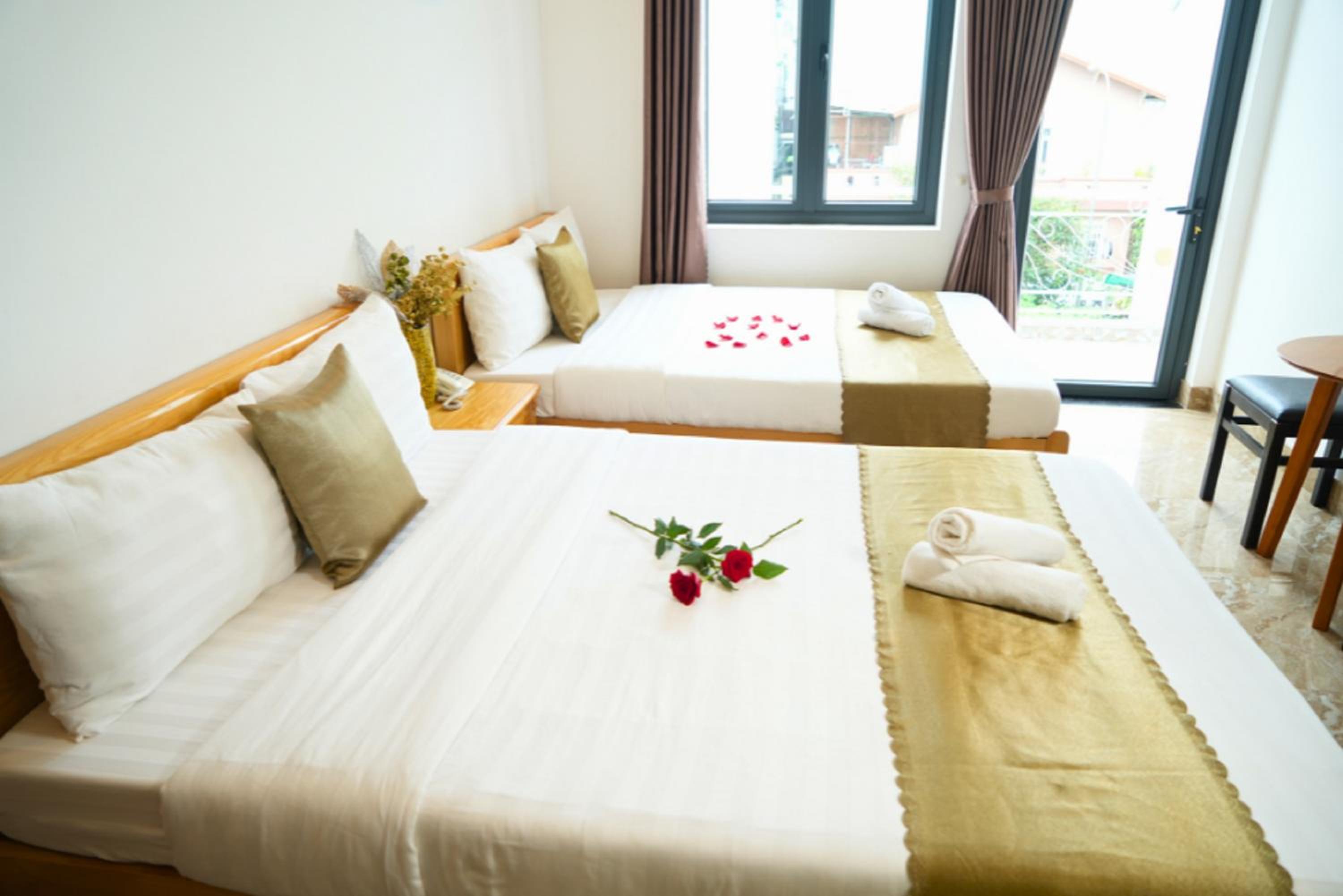 Quadruple Room with Balcony photo 3