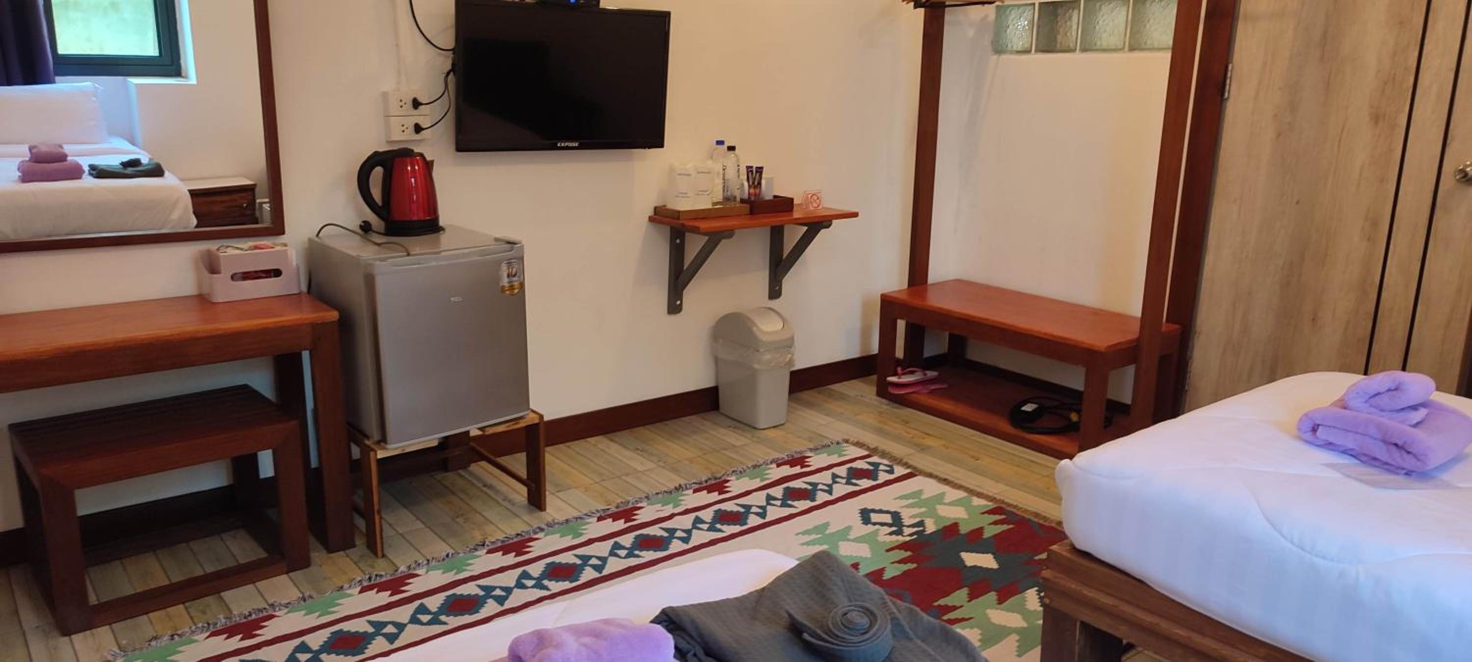 Standard Twin Room - Photo 8