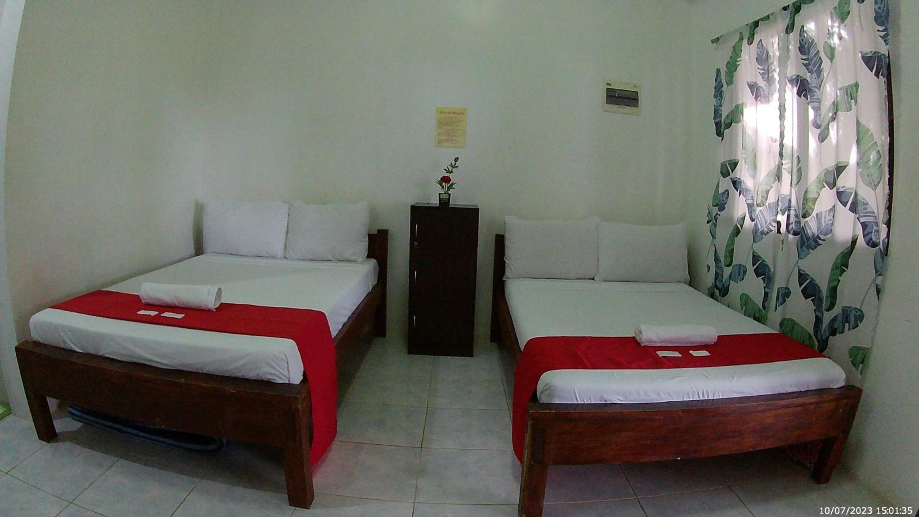 Deluxe Queen Room with Two Queen Beds photo 2