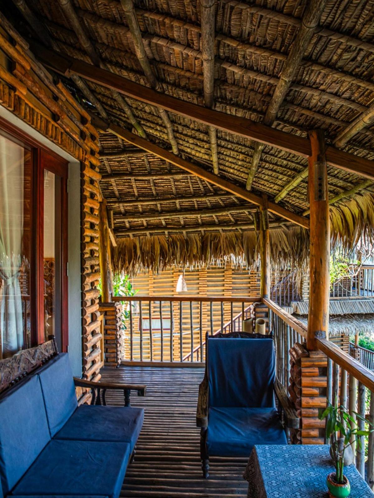 Family Room with Balcony photo 2