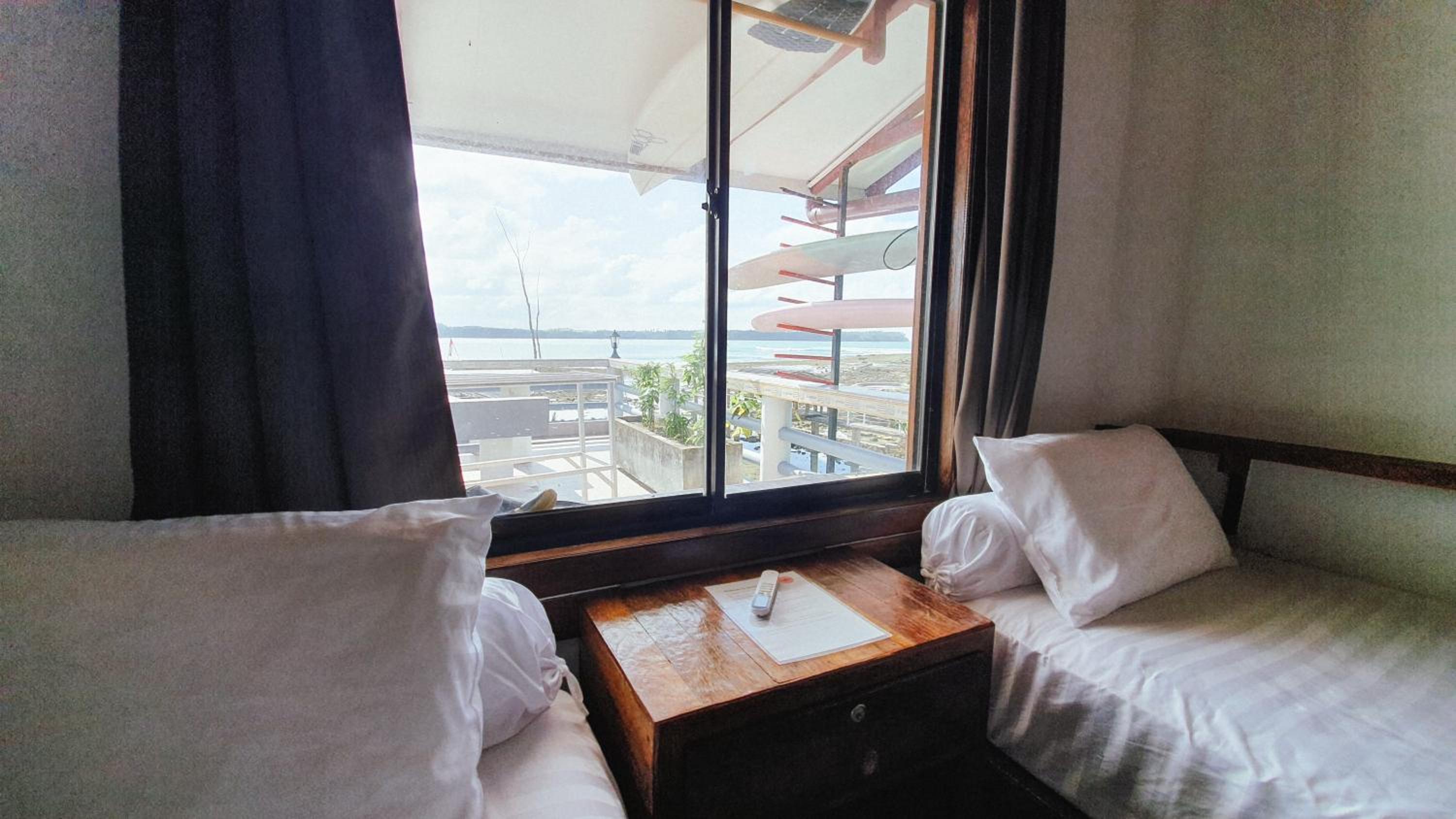 Twin Room with Private Bathroom - Photo 2