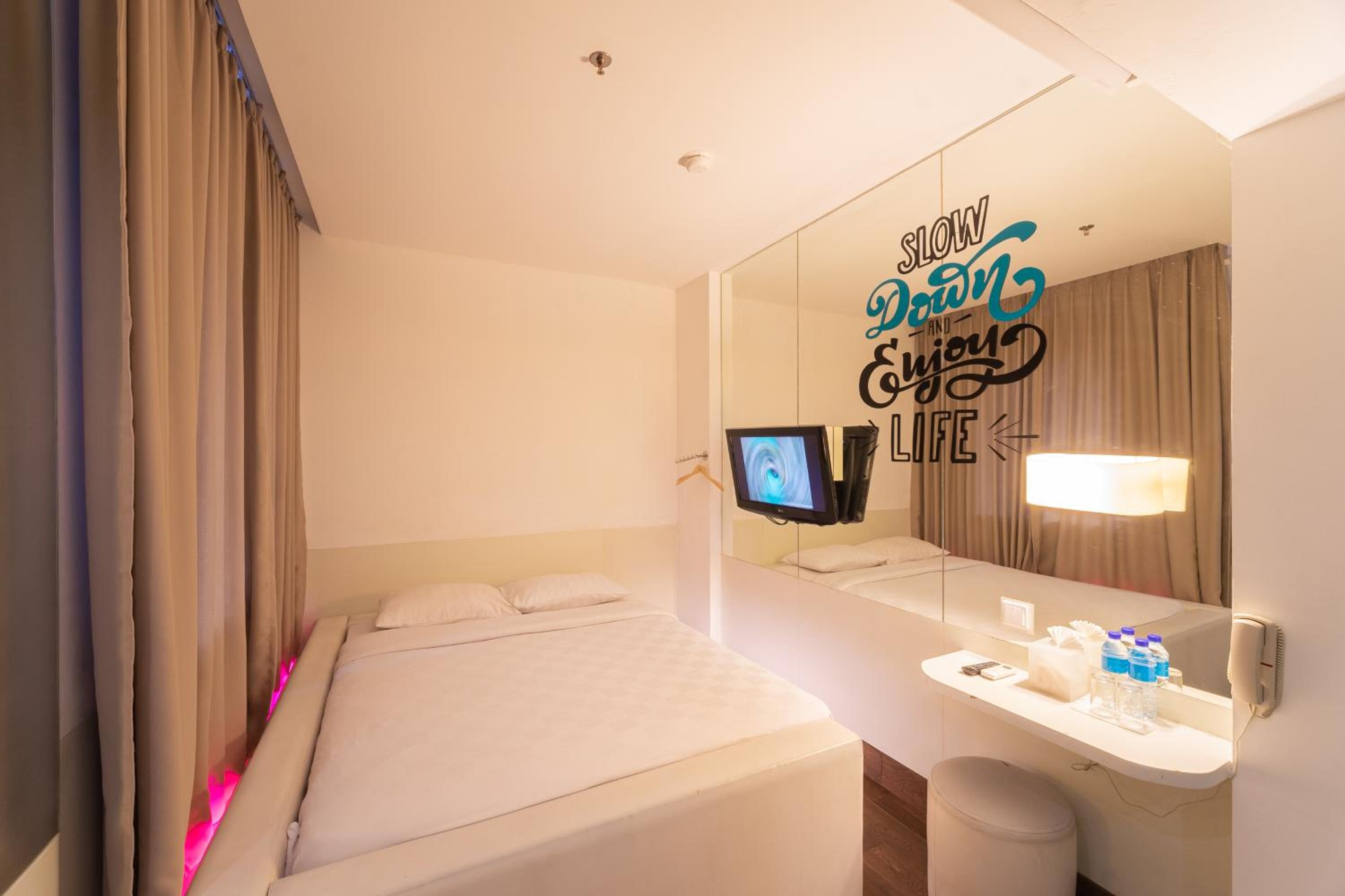 Square Plus Double Bed photo 2