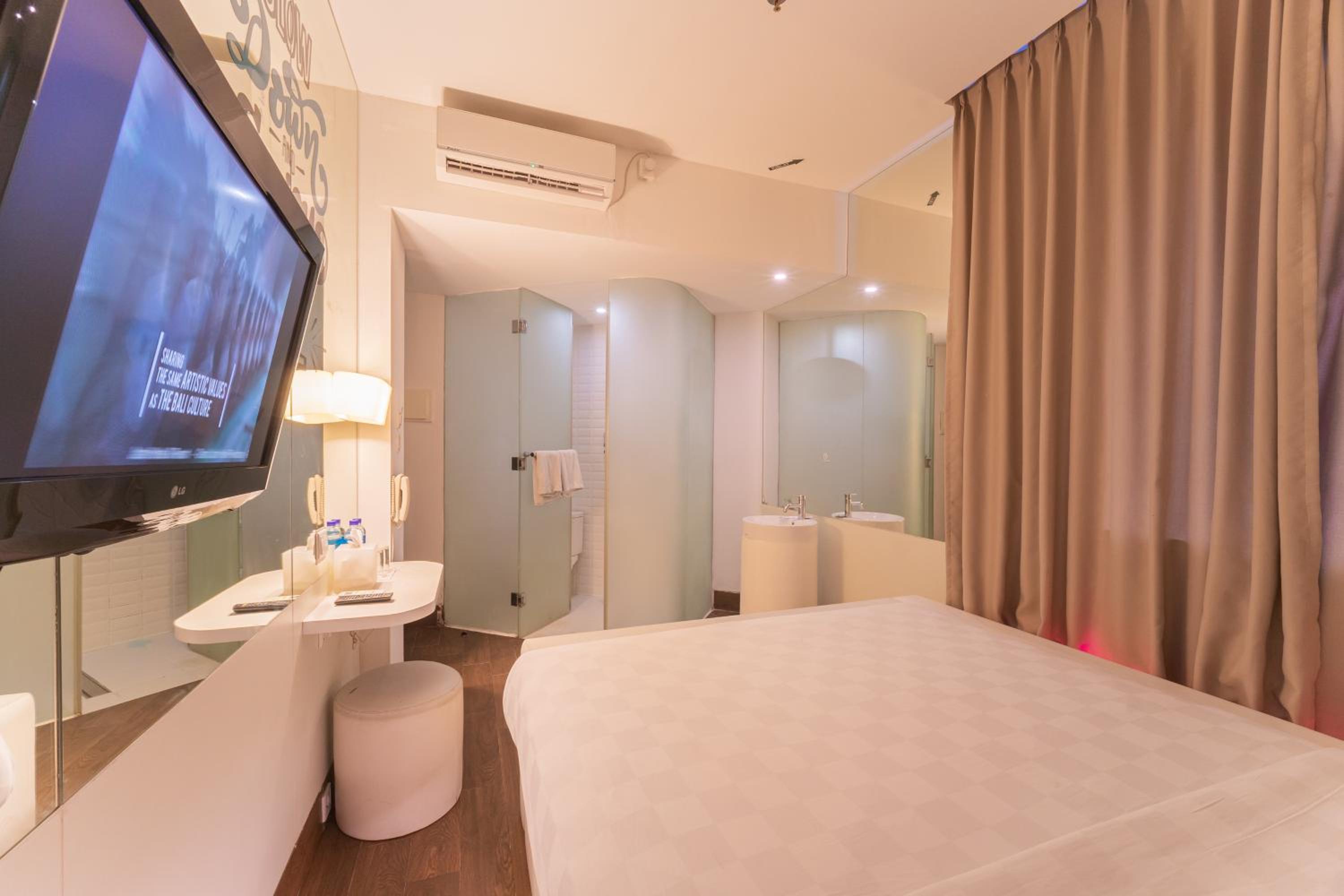 Square Plus Double Bed photo 3