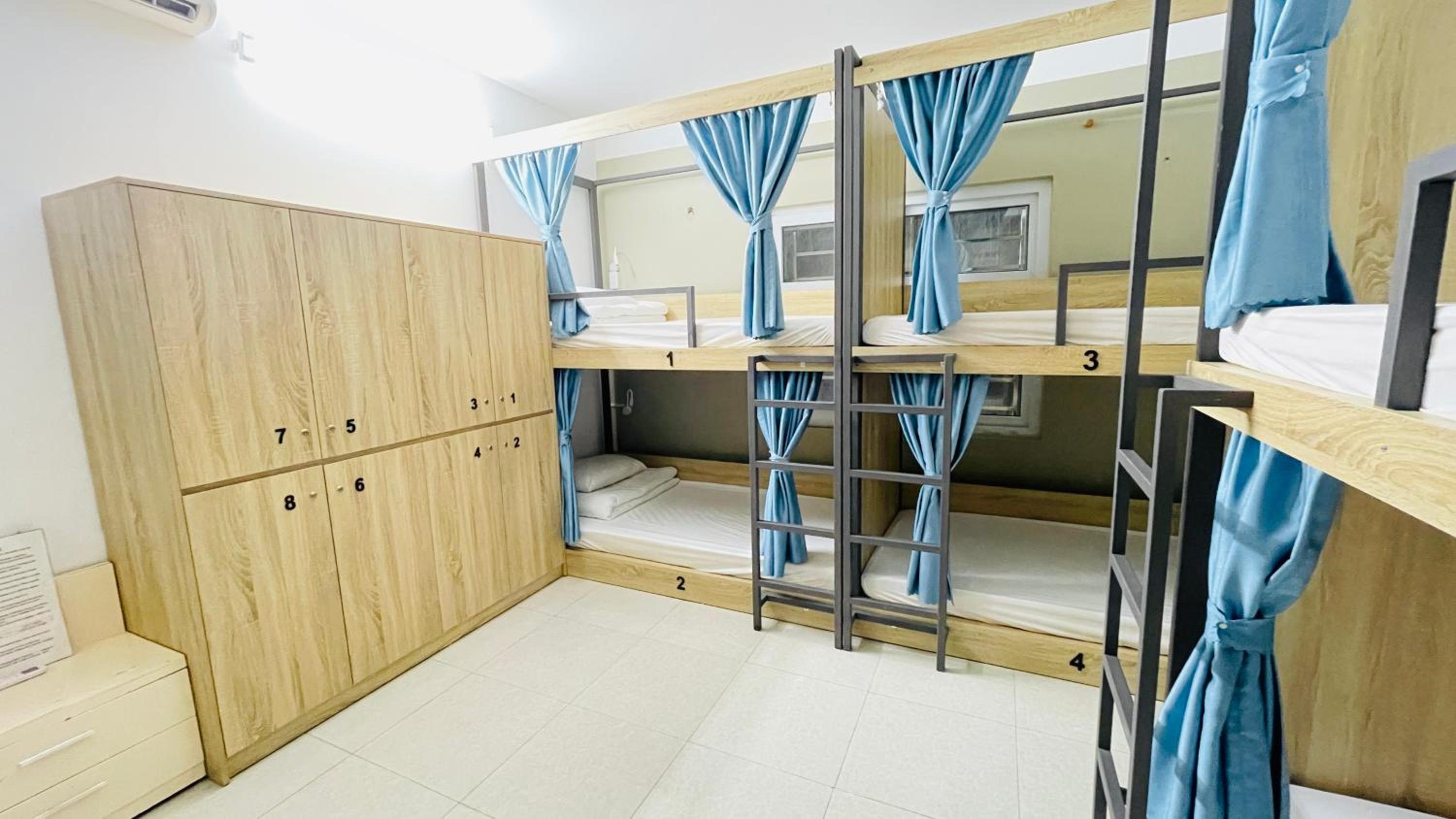 Bed in 8-Bed Mixed Dormitory Room photo 1