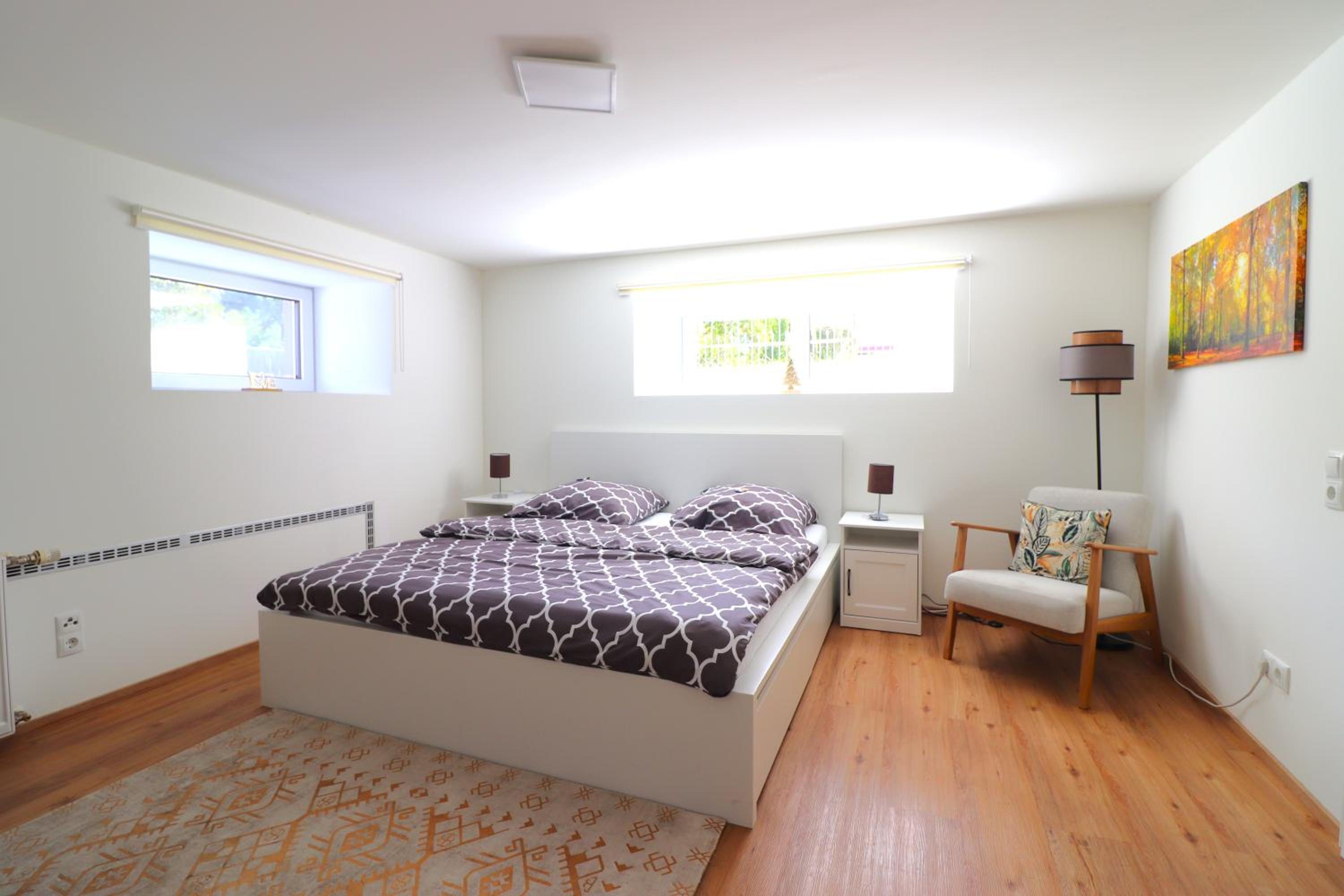 One-Bedroom Apartment photo 1