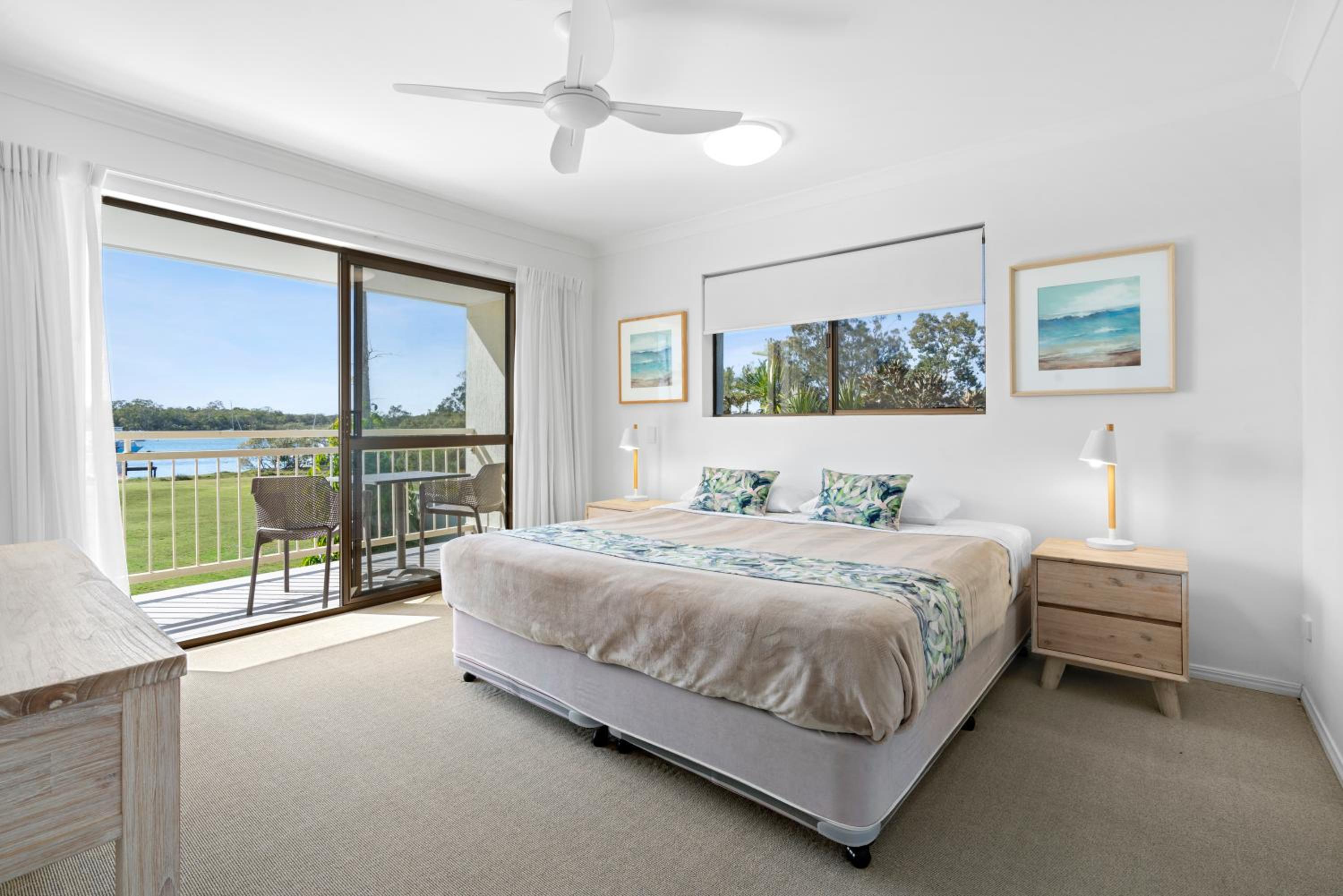 Four Bedroom Apartment Riverside photo 3