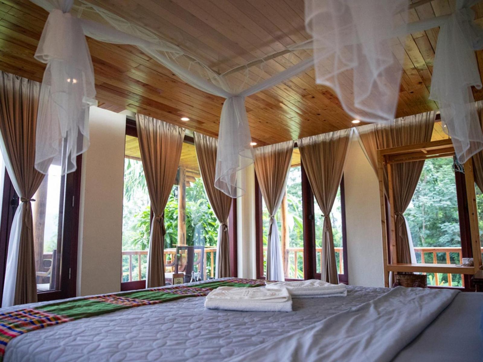 Executive Top Floor King Room with Balcony and Mountain View