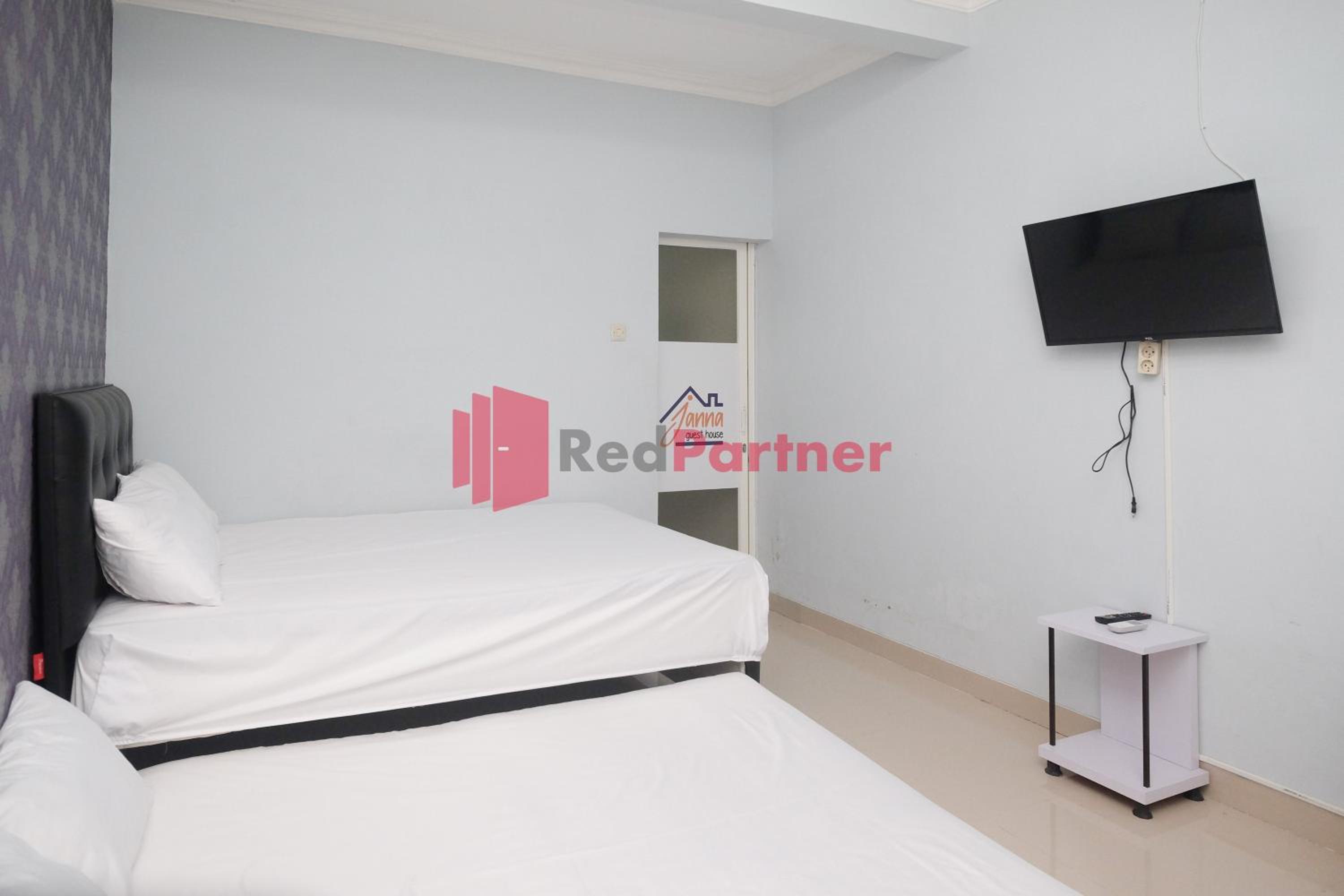 Family Room - Photo 6