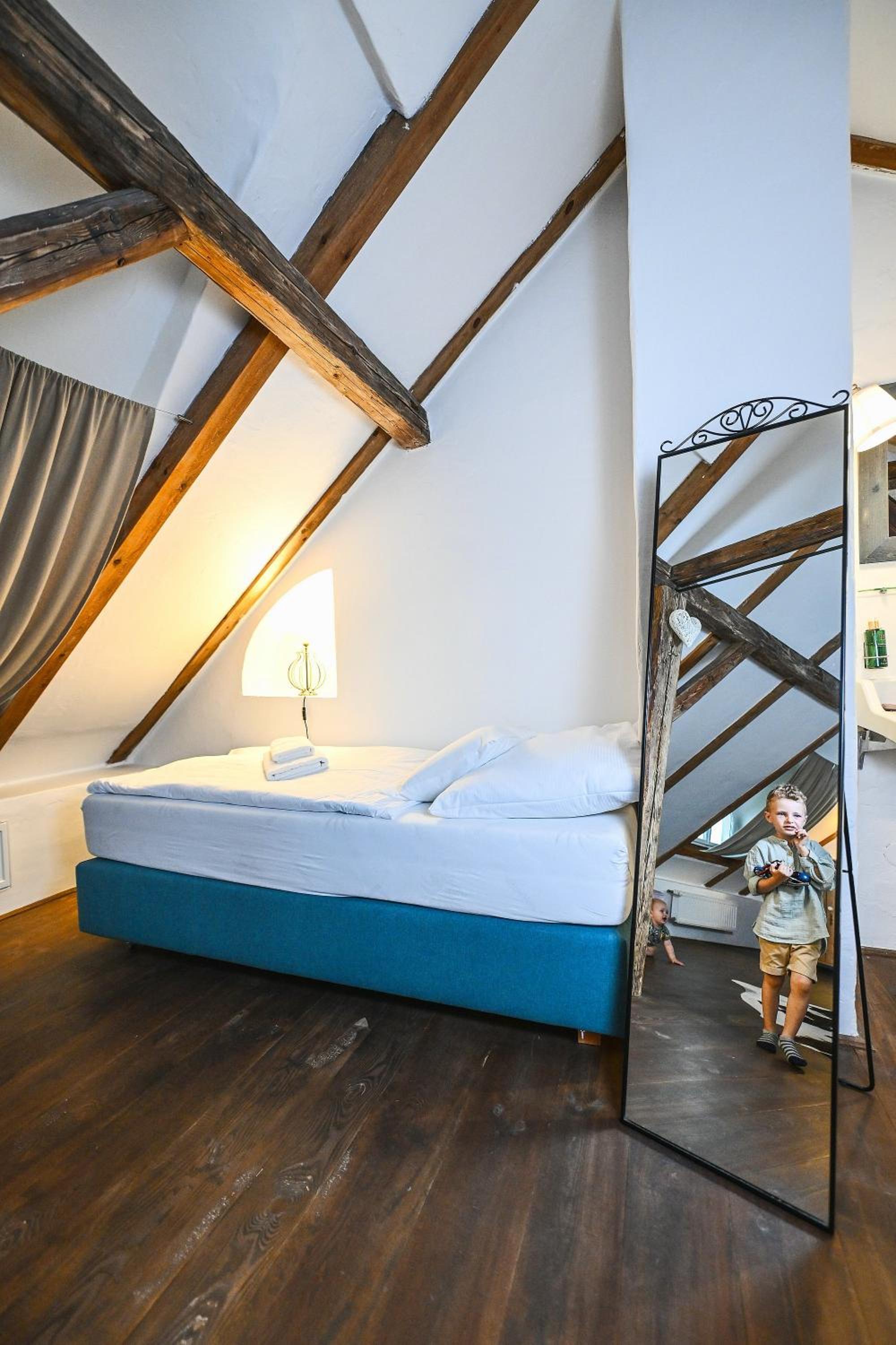 Three-Bedroom House photo 3