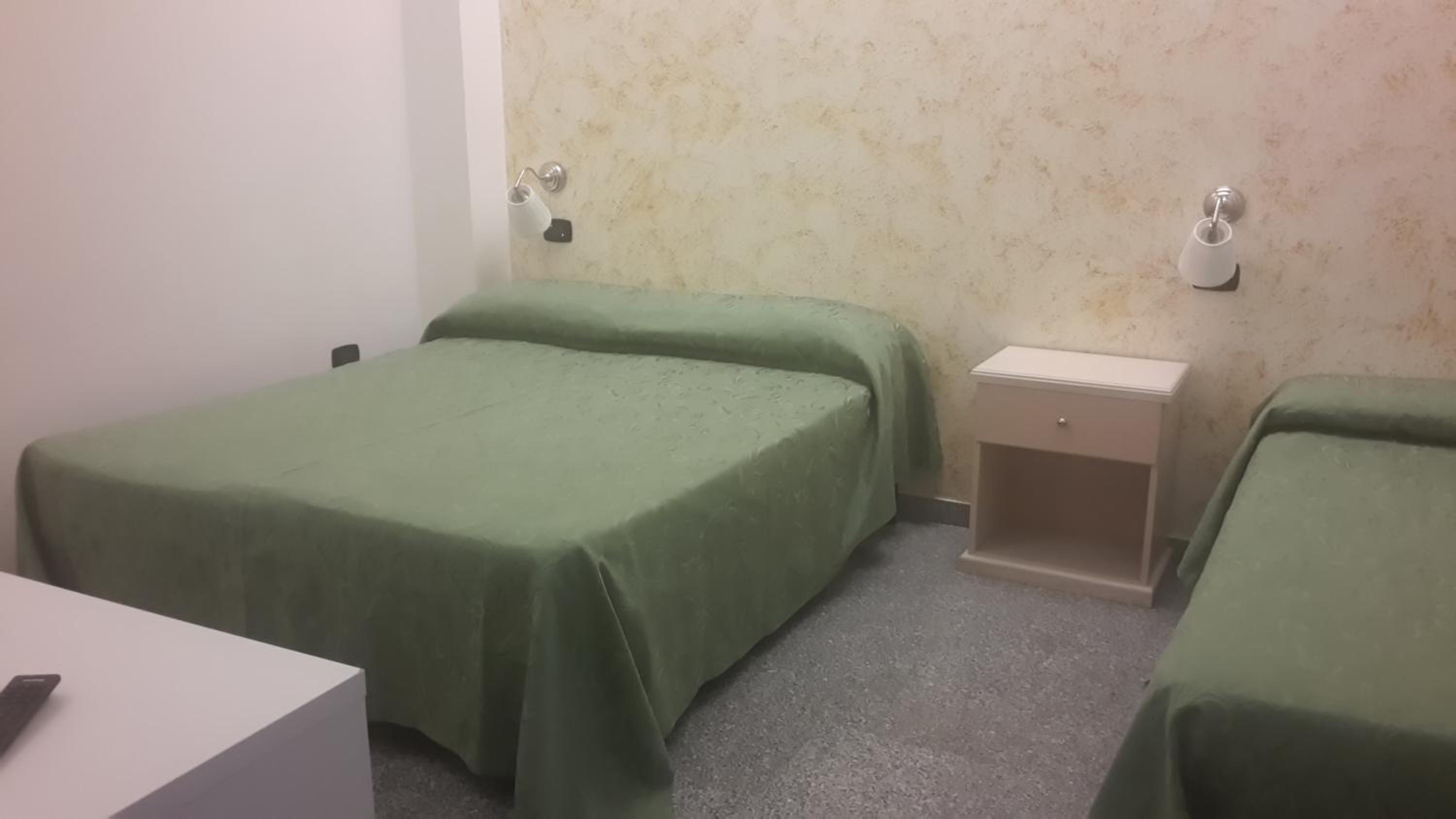 Double Room - Disability Access photo 1