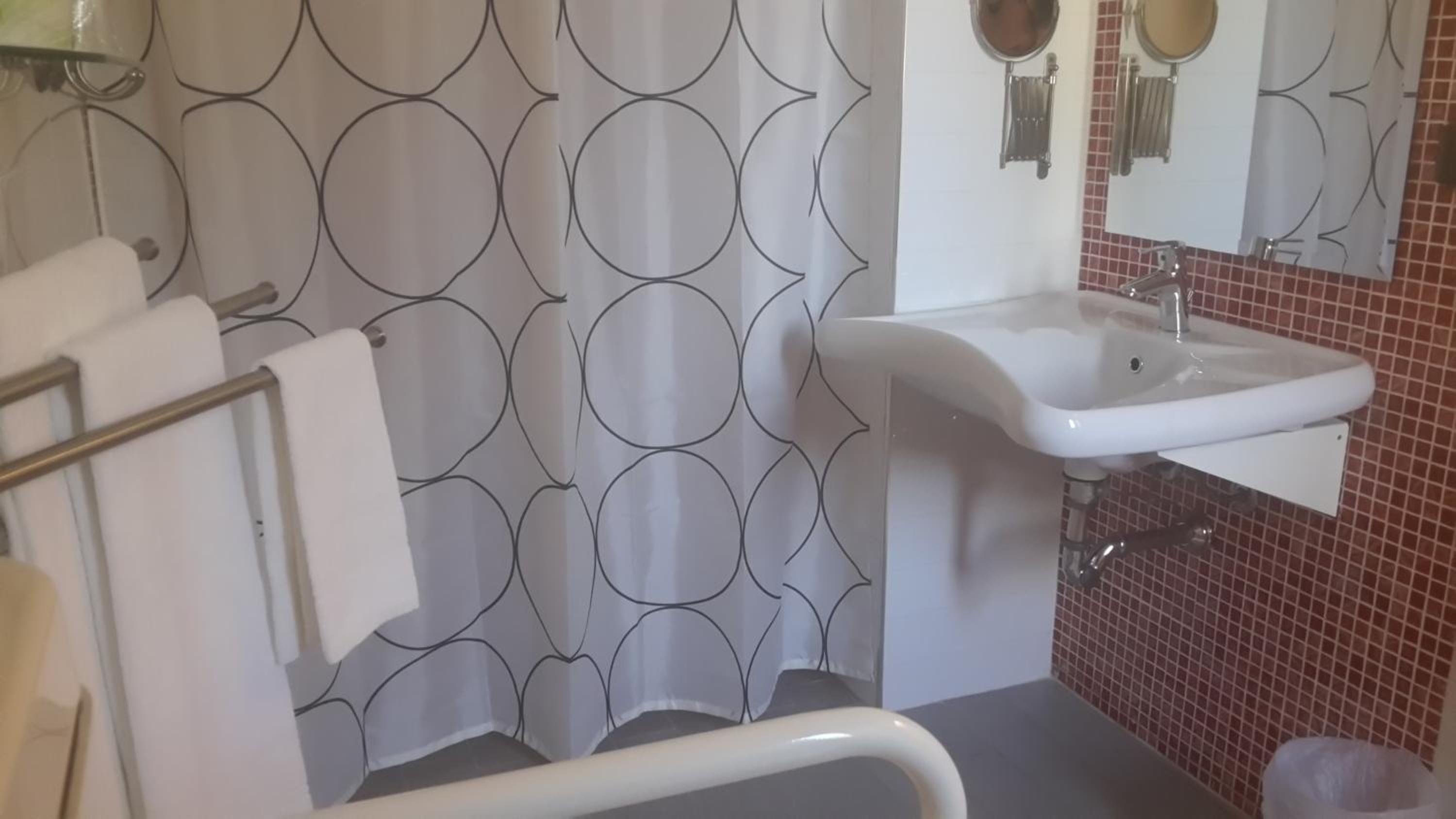 Double Room - Disability Access photo 2
