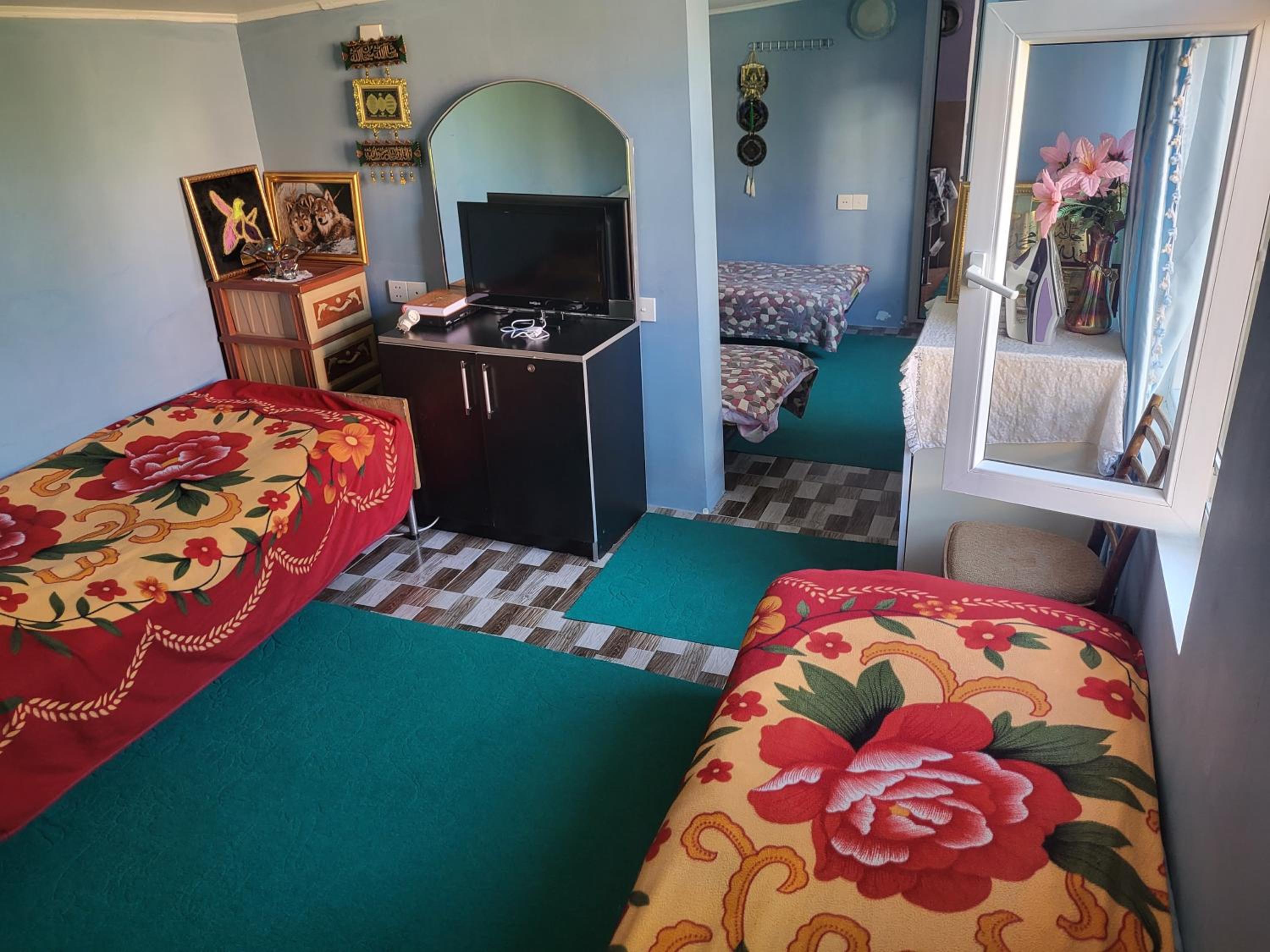 Bed in 4-Bed Male Dormitory Room photo 1