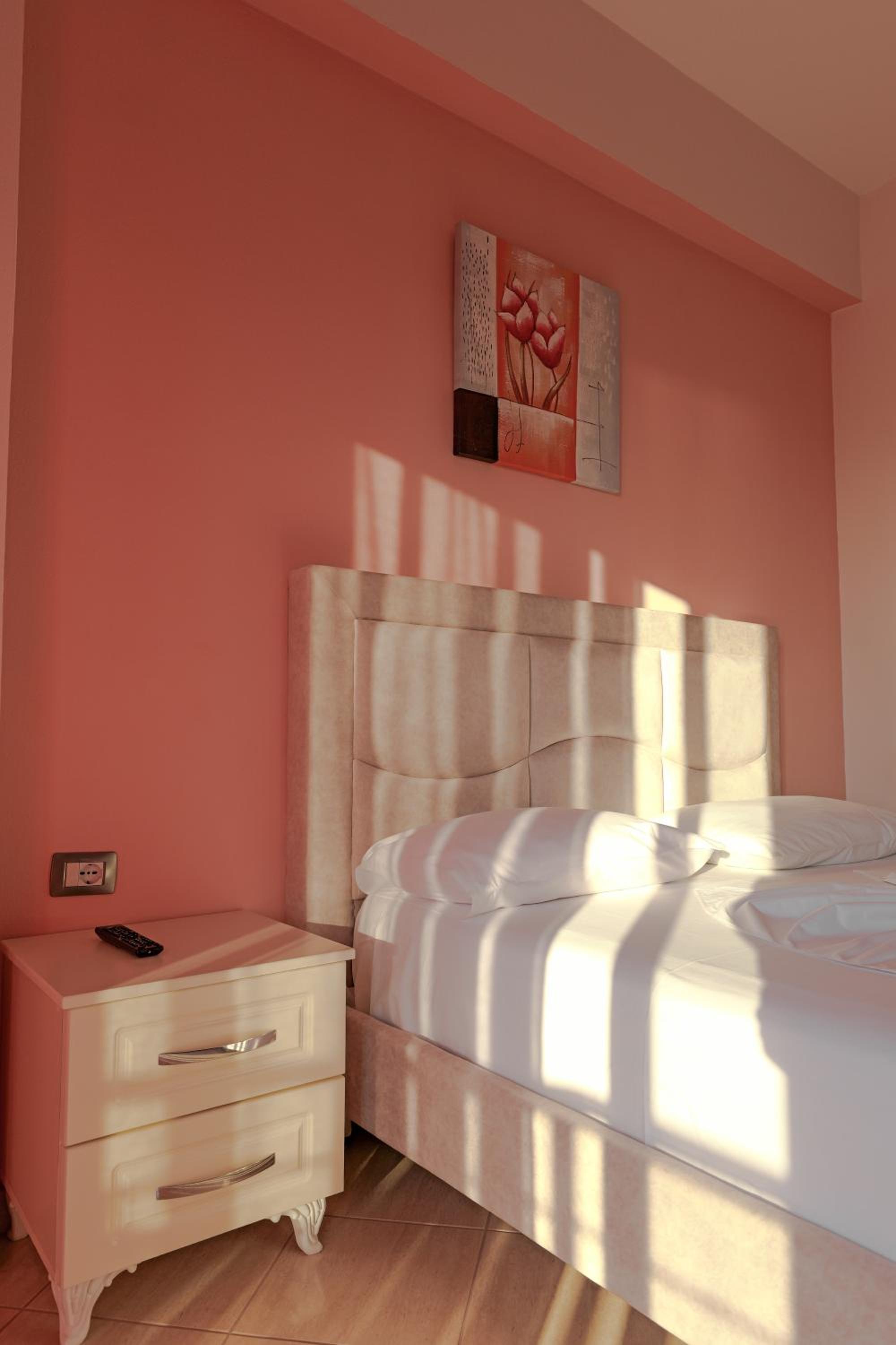 Deluxe Double Room with Side Sea View