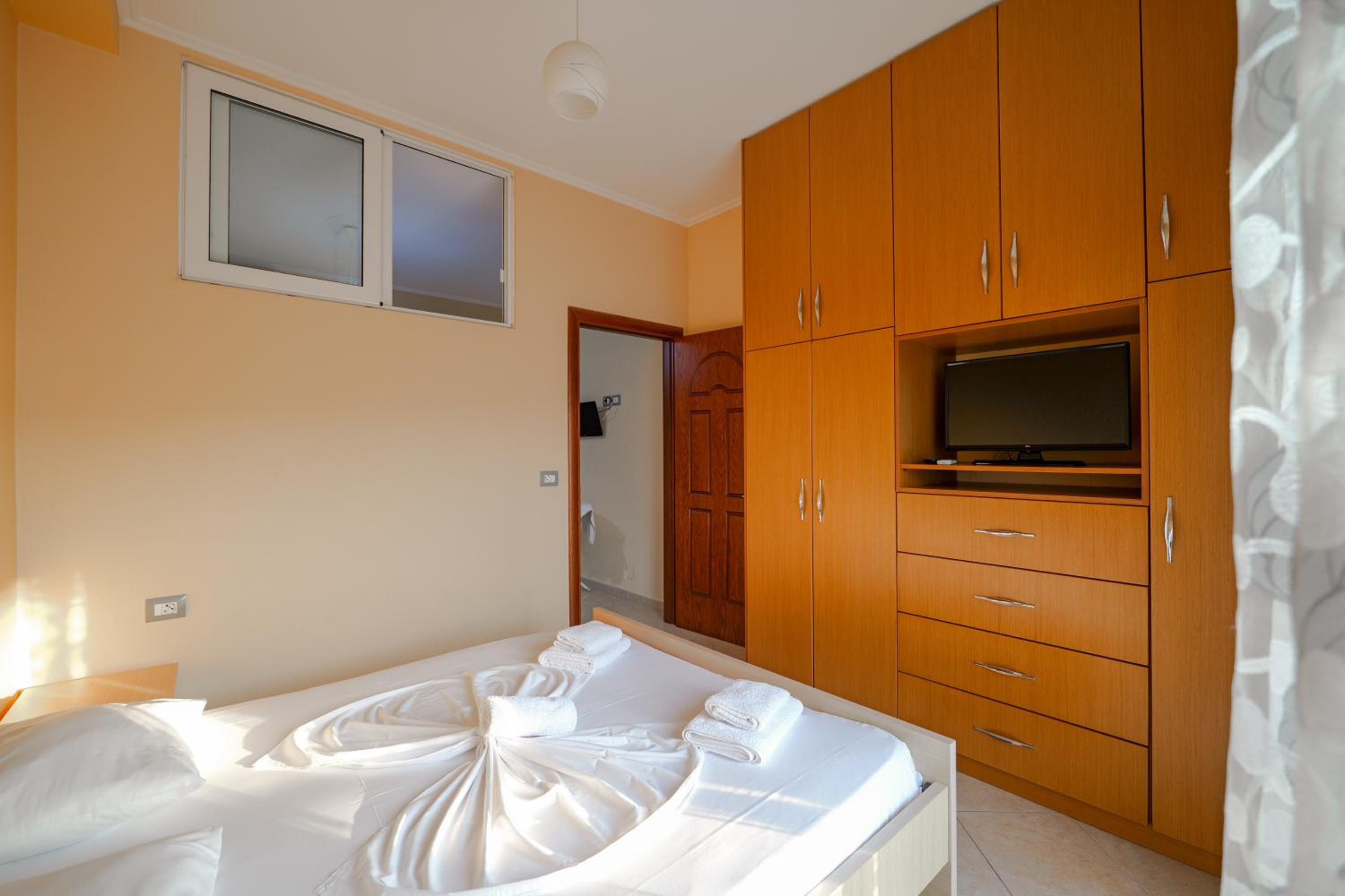 Apartment with Balcony photo 1