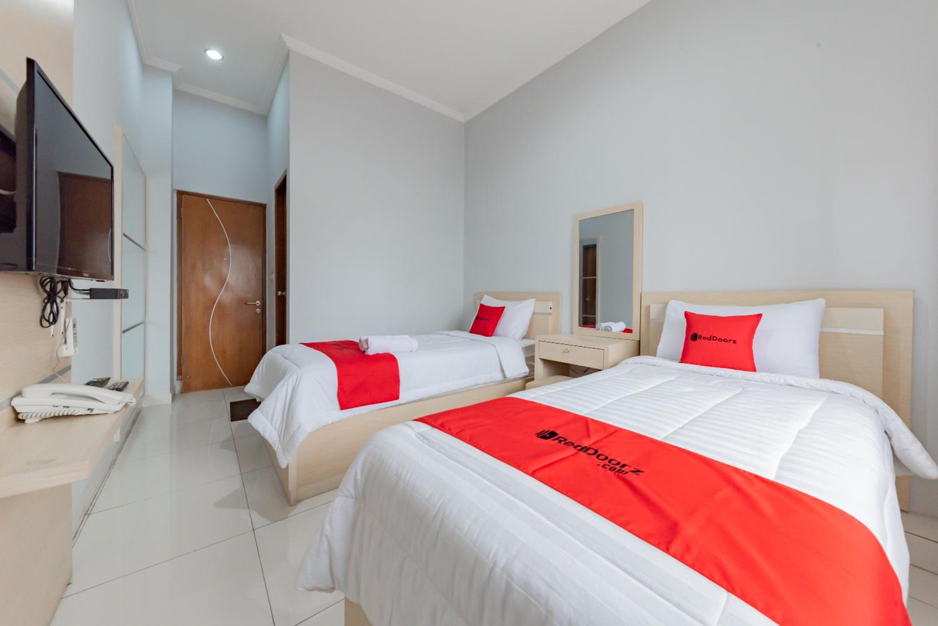 Standard Twin Room - Photo 5