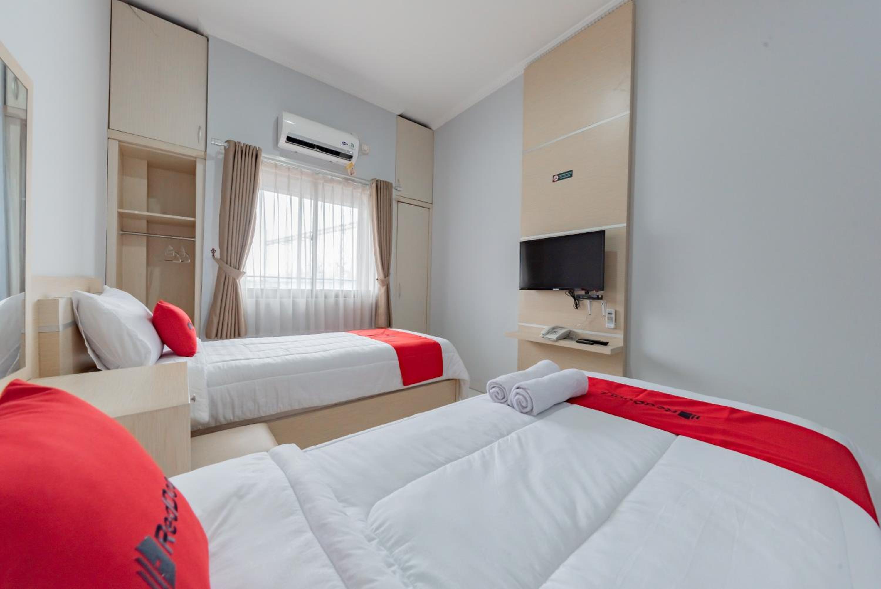 Standard Twin Room - Photo 3