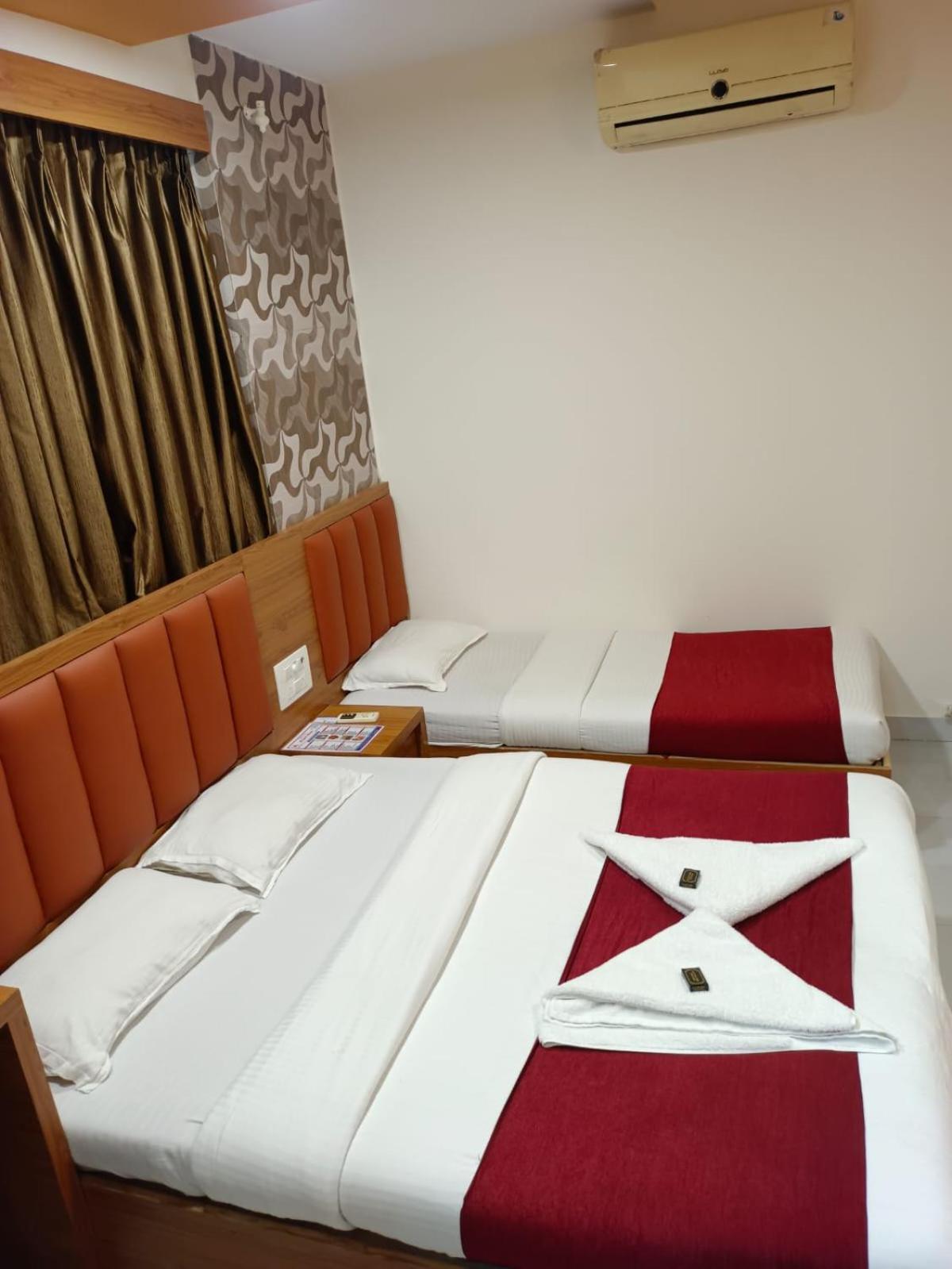 Deluxe Quadruple Room - Photo 12