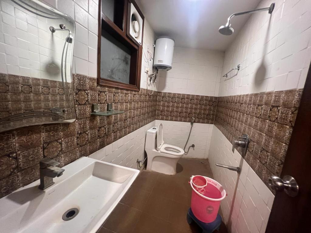 Deluxe Room - Photo 13