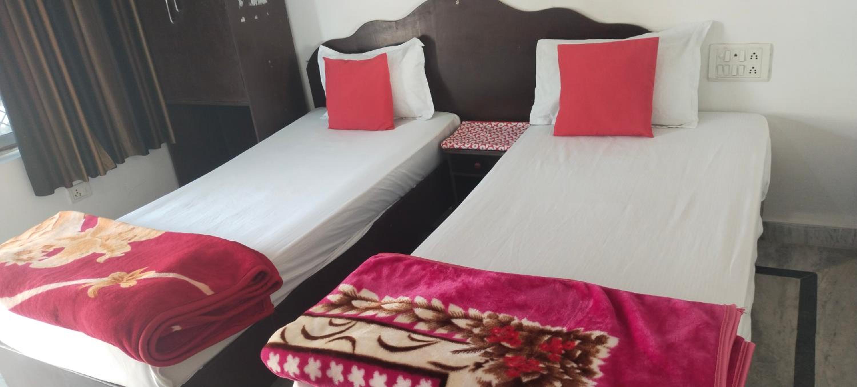 Budget Double Room photo 3