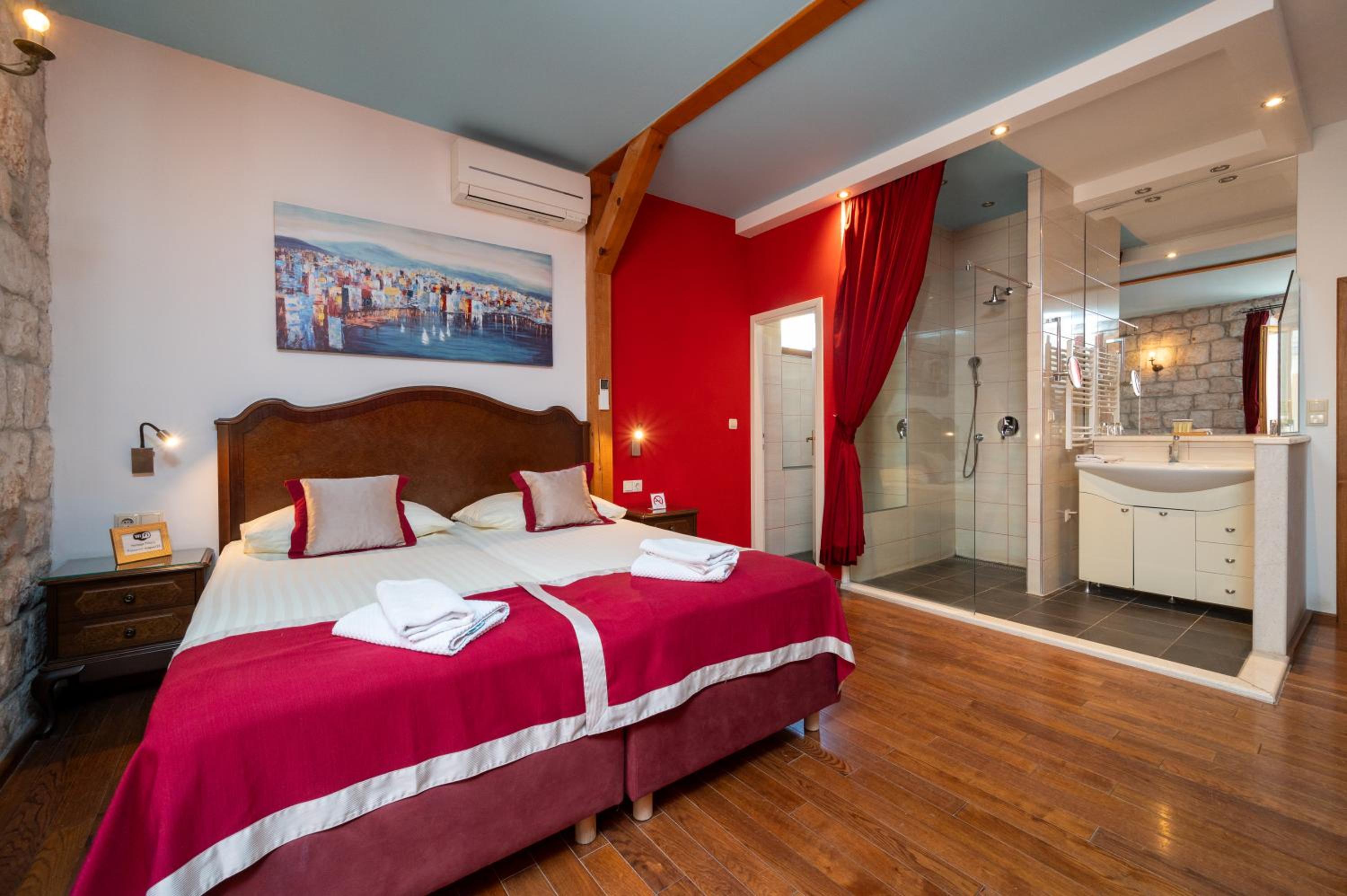 Double Room - Photo 19