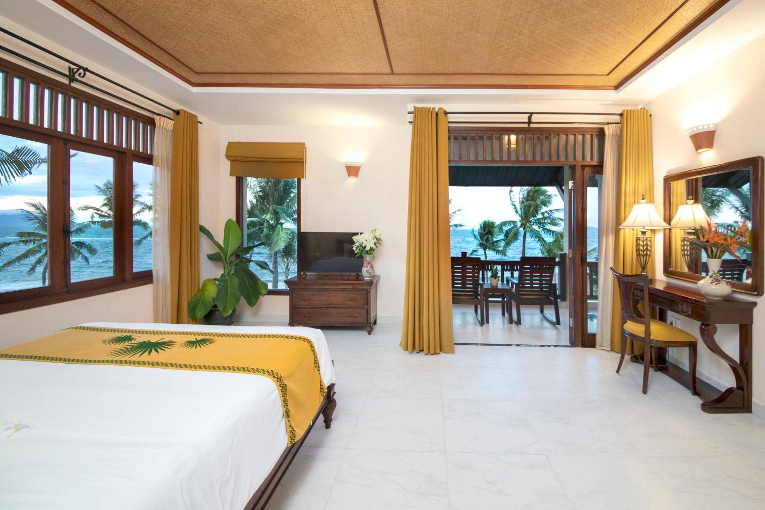 Junior Suite Ocean Front