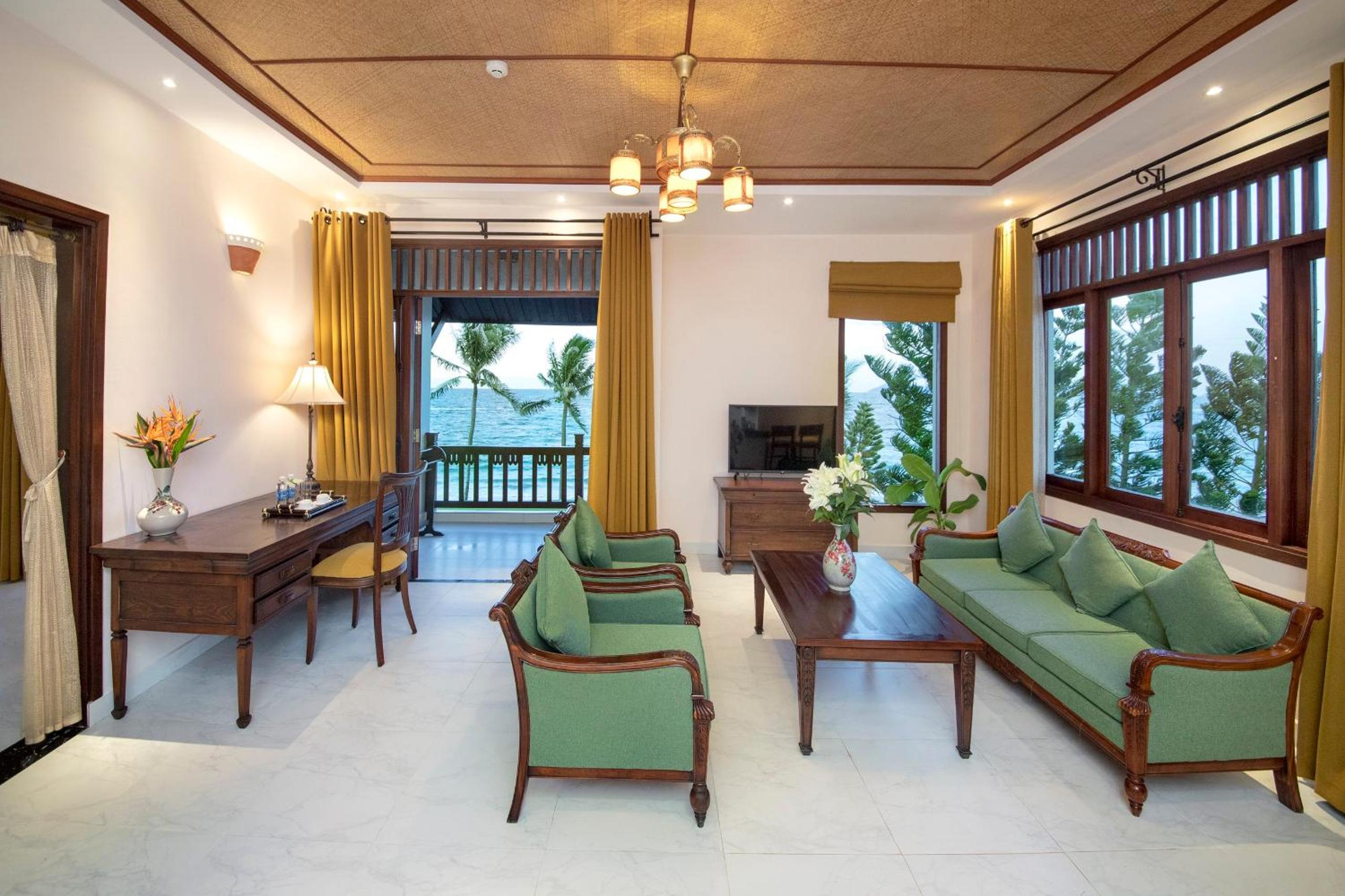 Junior Suite Ocean Front photo 2