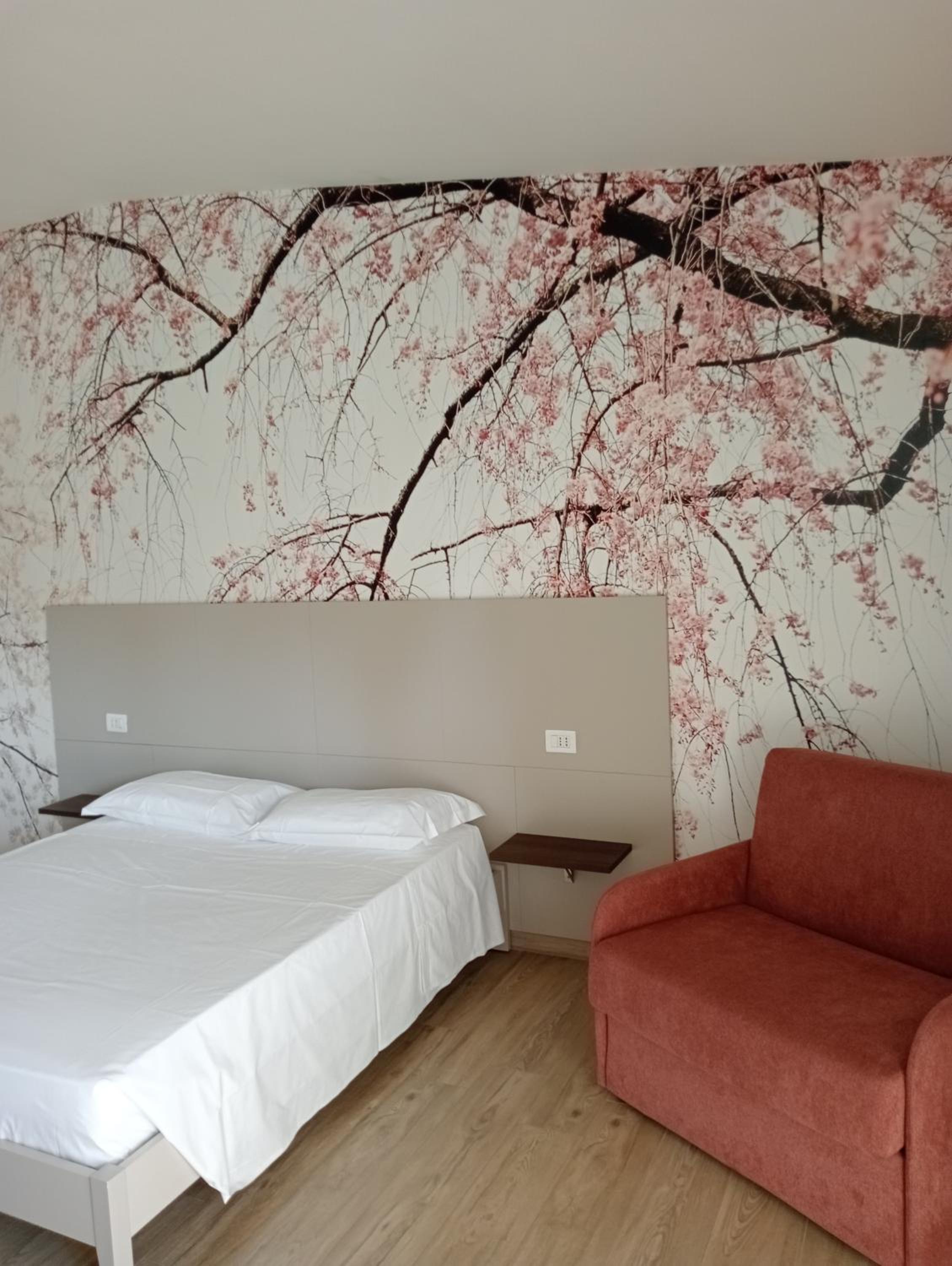 King Room with Lake View - Photo 14