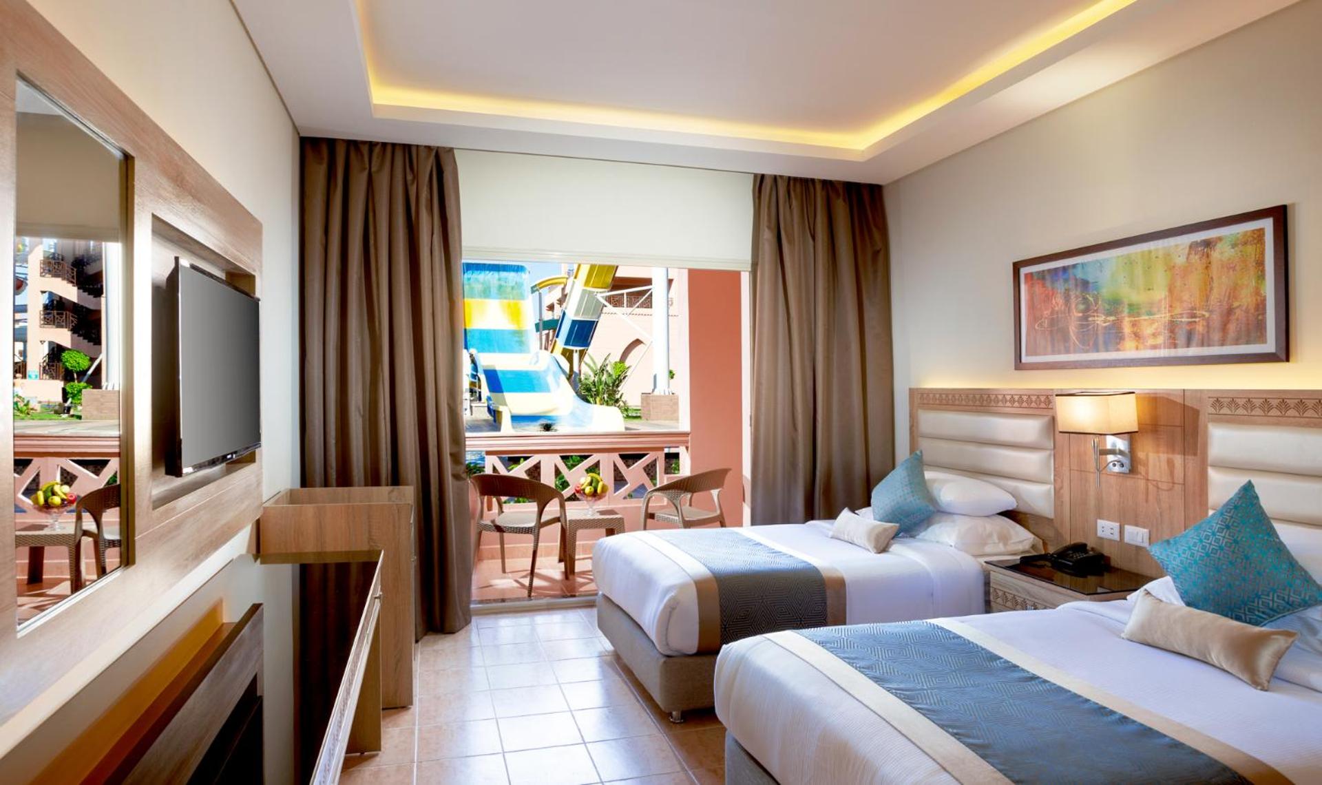 Double Room with Pool View - Photo 1