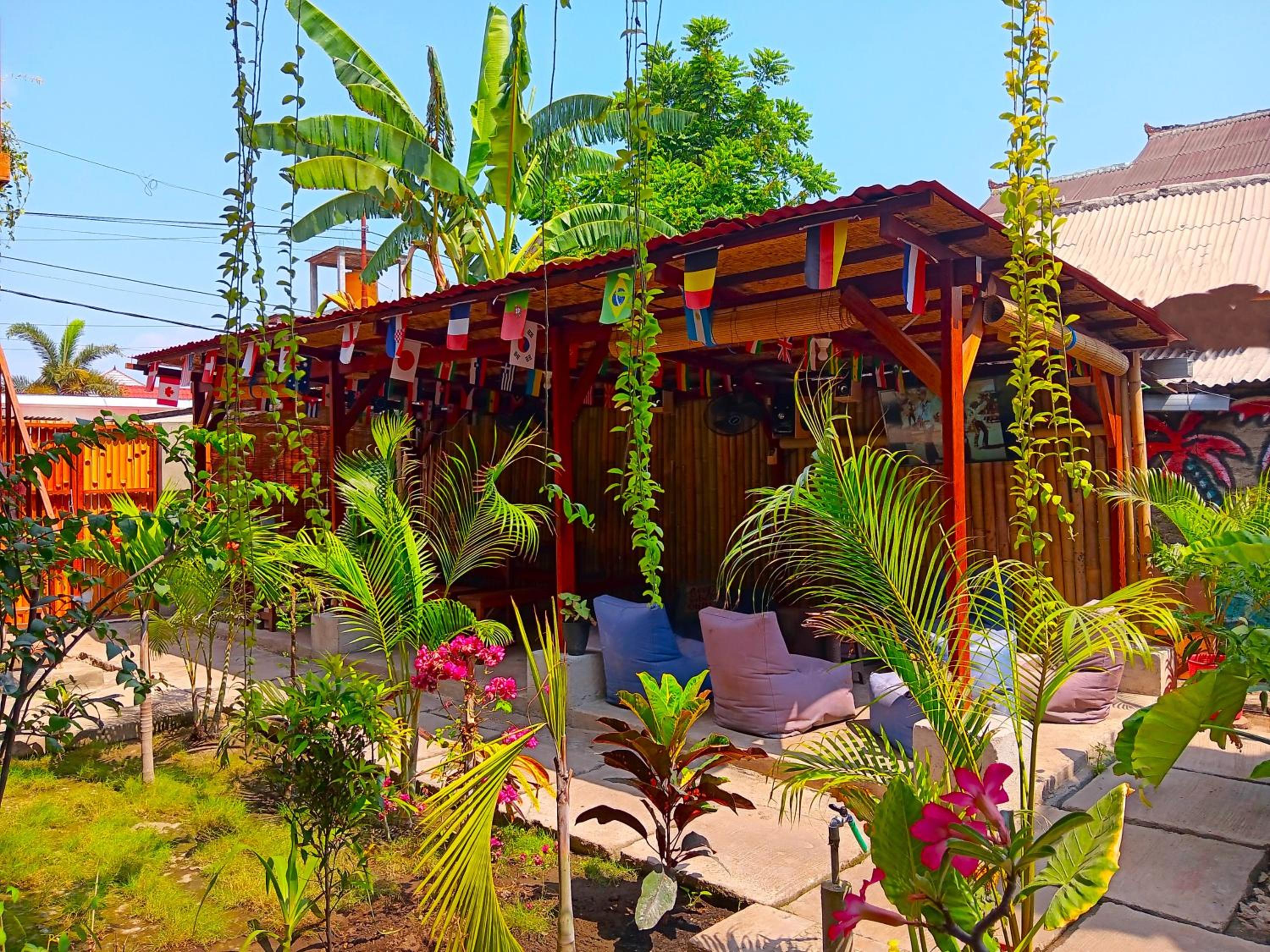 Standard Twin Room with Garden View - Photo 2