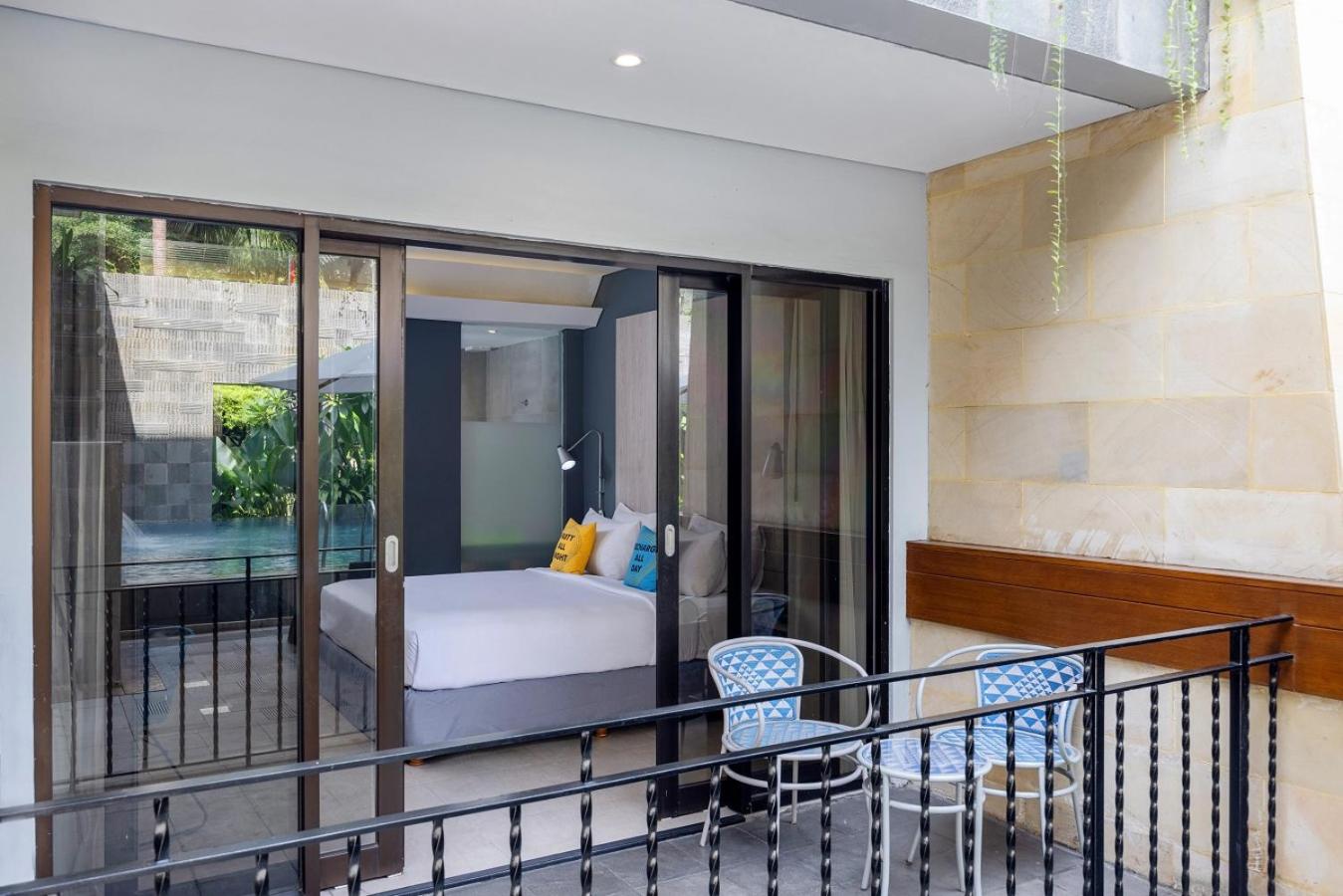 Premier Pool Access Room with Balcony and Free In-house Activities photo 2
