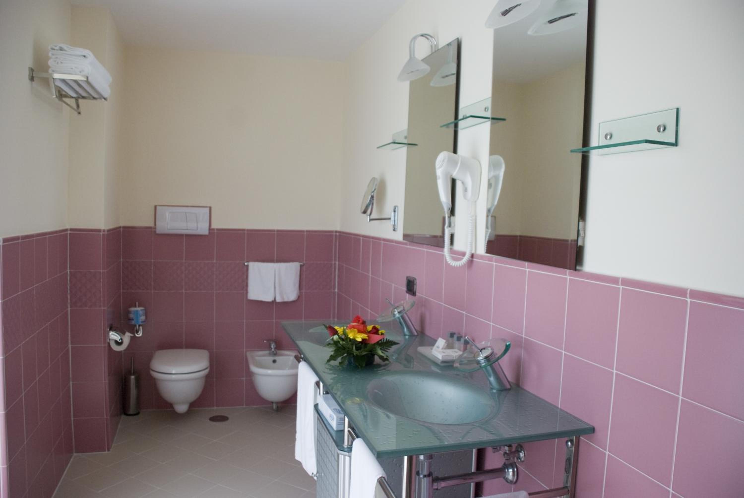 Double Room - Photo 3