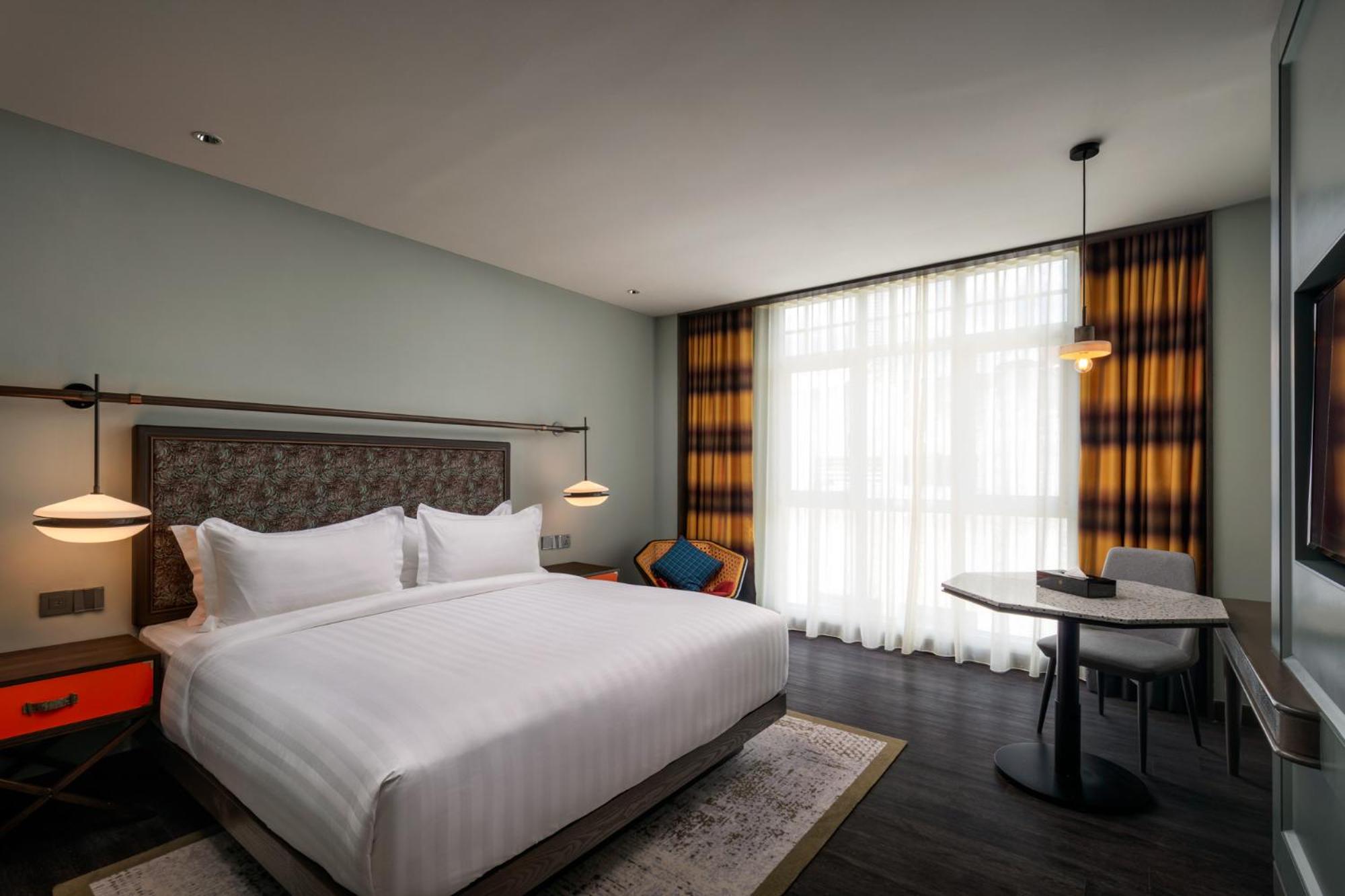 Deluxe King Room - Photo 4