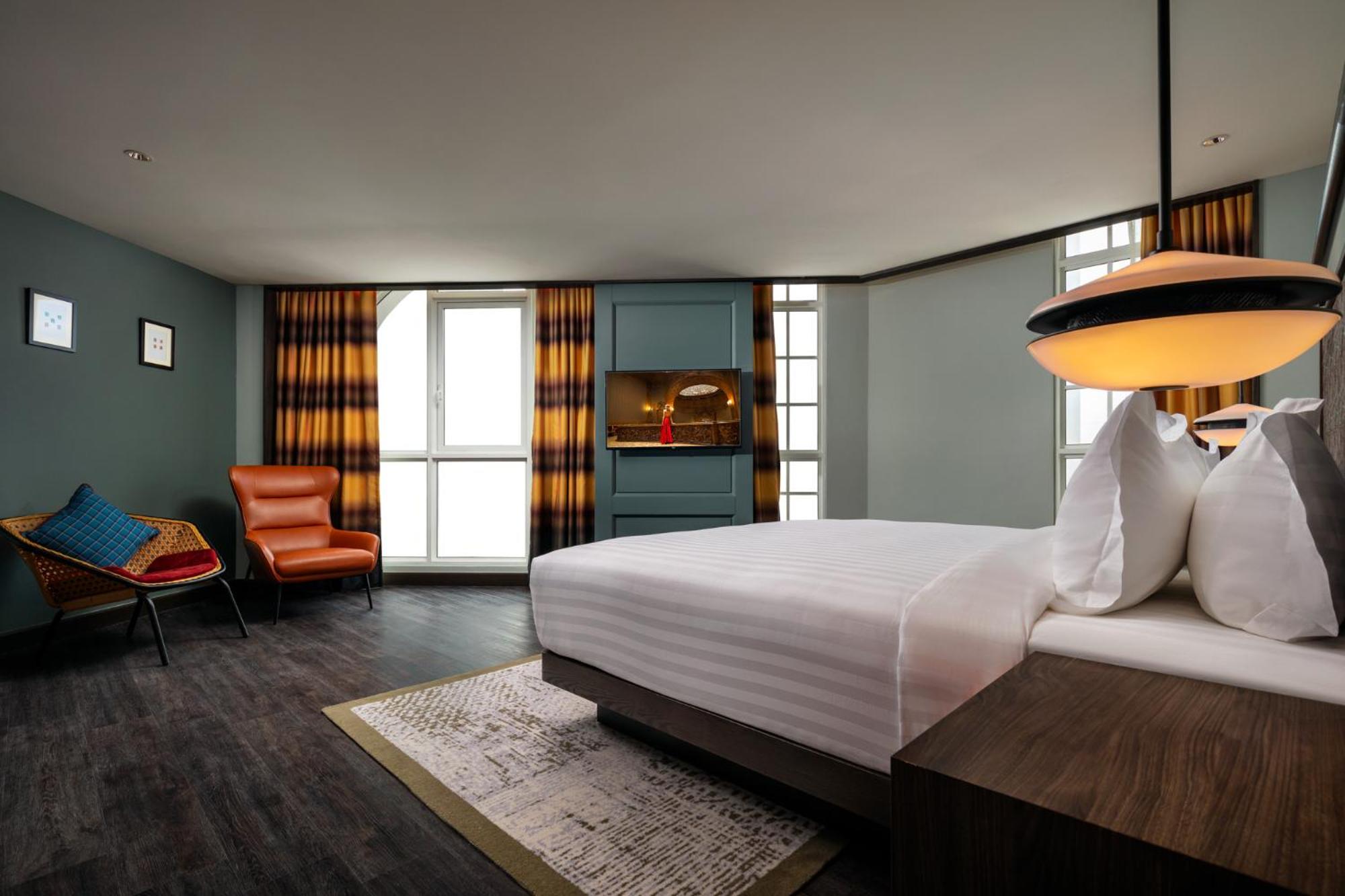 Premier Executive Suite photo 3