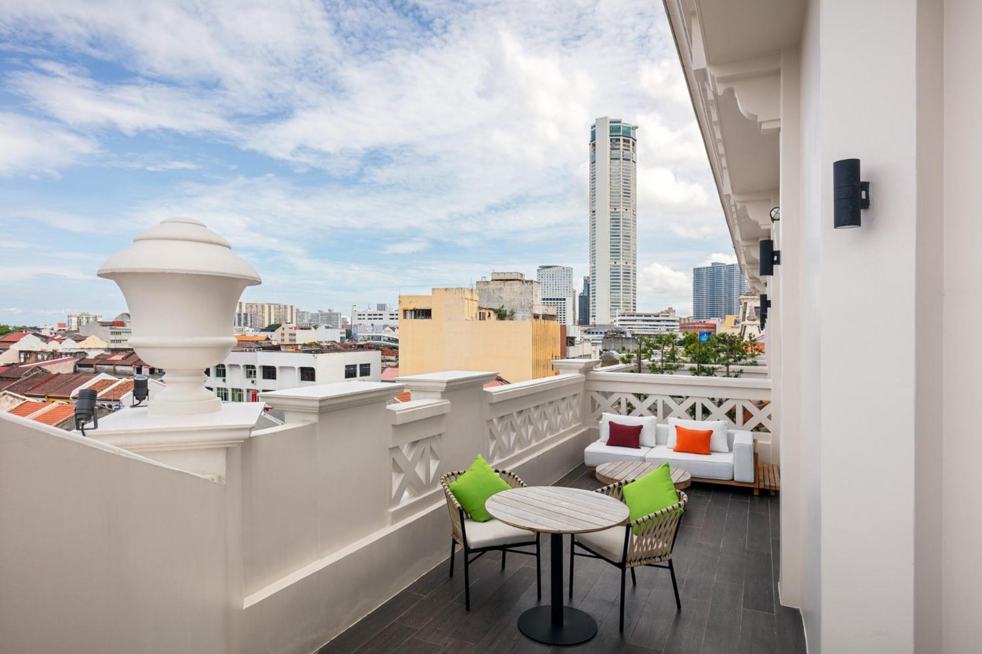 Heritage Suite – Executive Lounge Privileges (Free-Flow Wine | 5PM–7PM, Until 31 July) - Photo 1