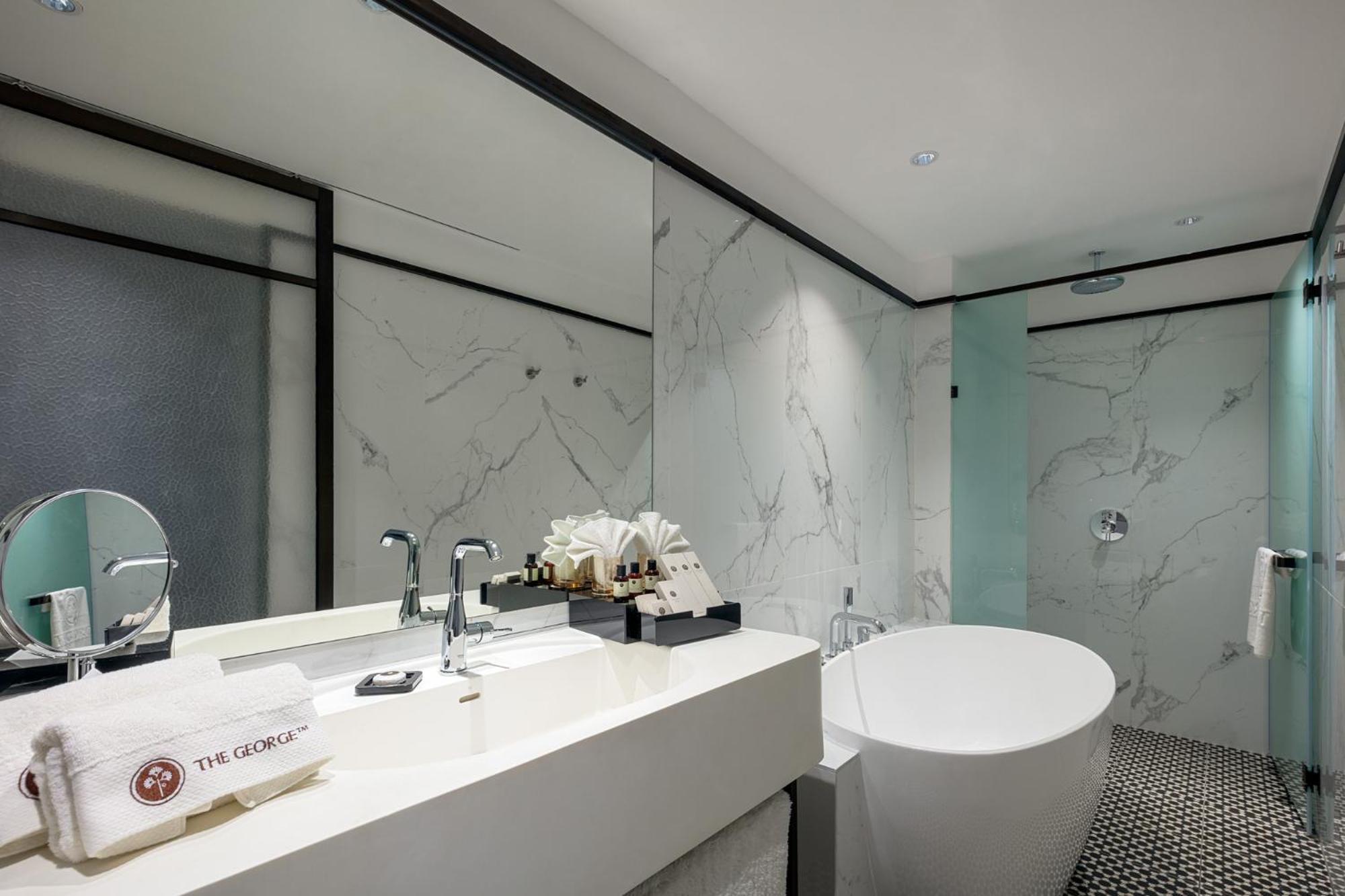 Heritage Suite – Executive Lounge Privileges (Free-Flow Wine | 5PM–7PM, Until 31 July) - Photo 2