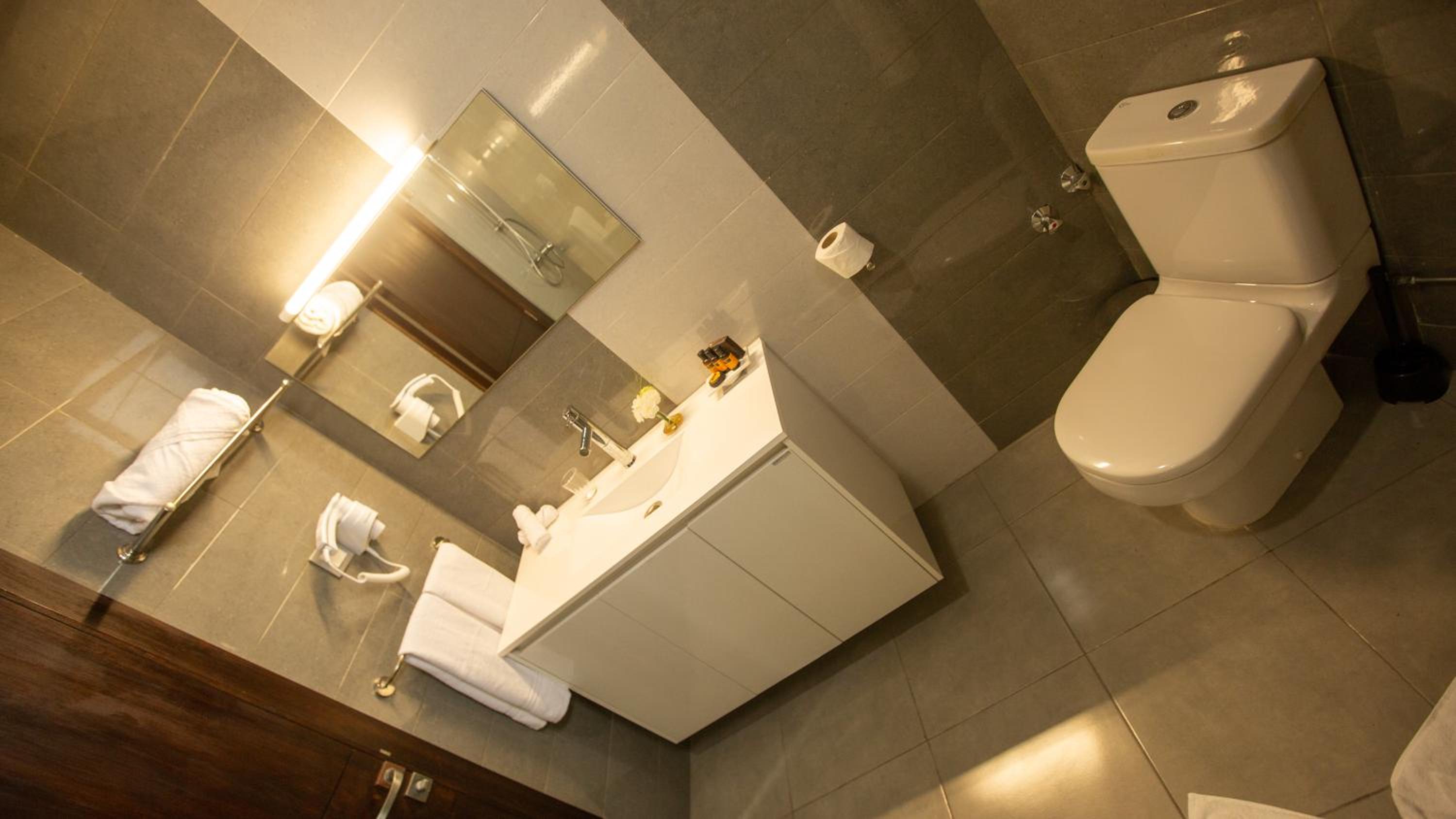 Twin Room - Photo 6